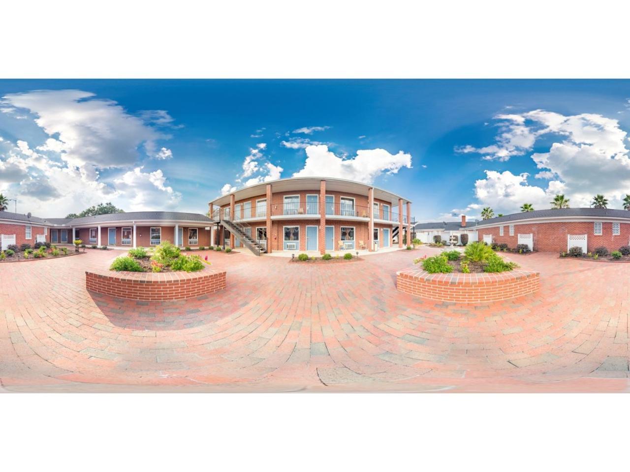 Winton Inn & Suites photo 3