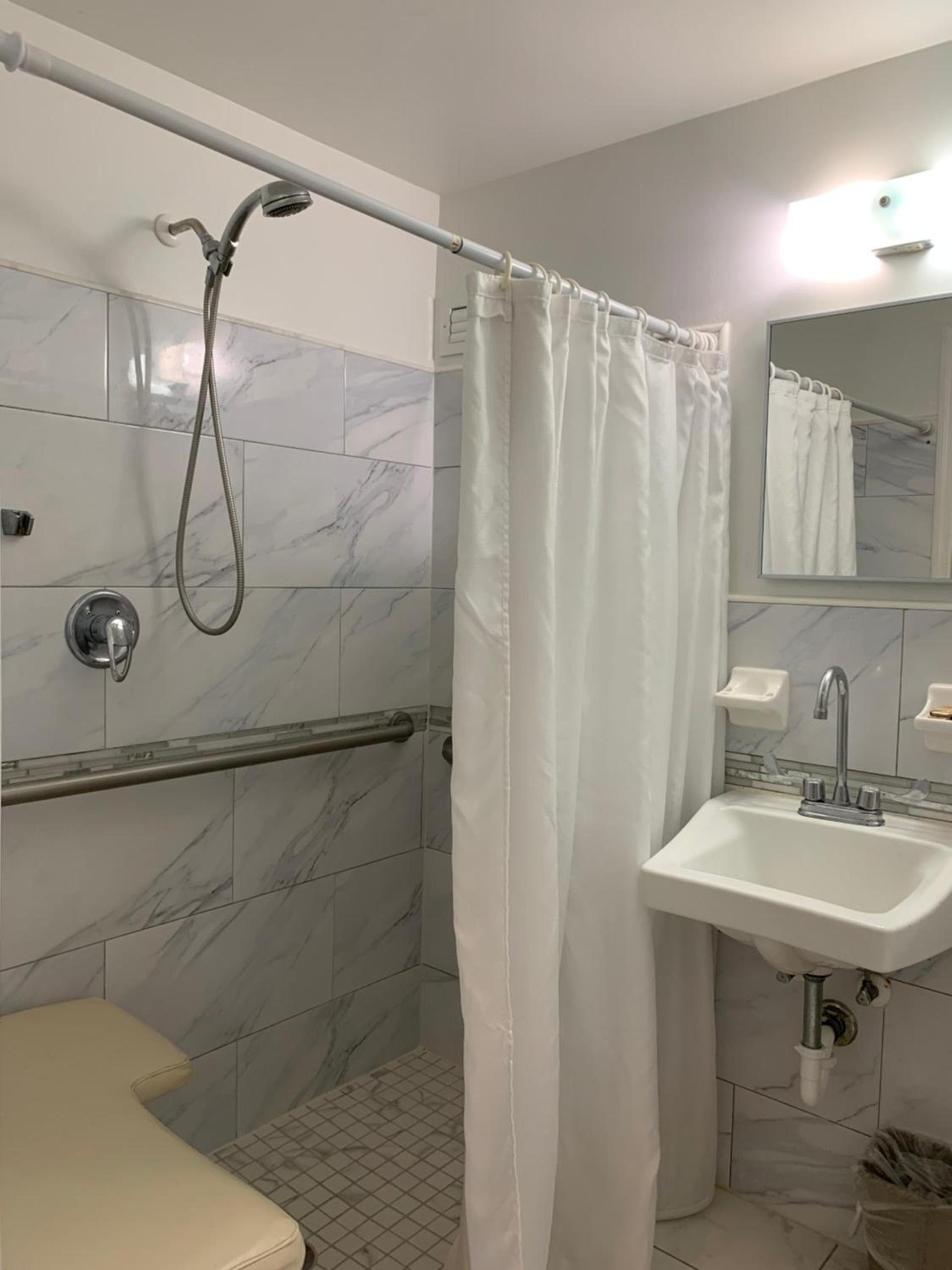 International Inn on the Bay photo 63