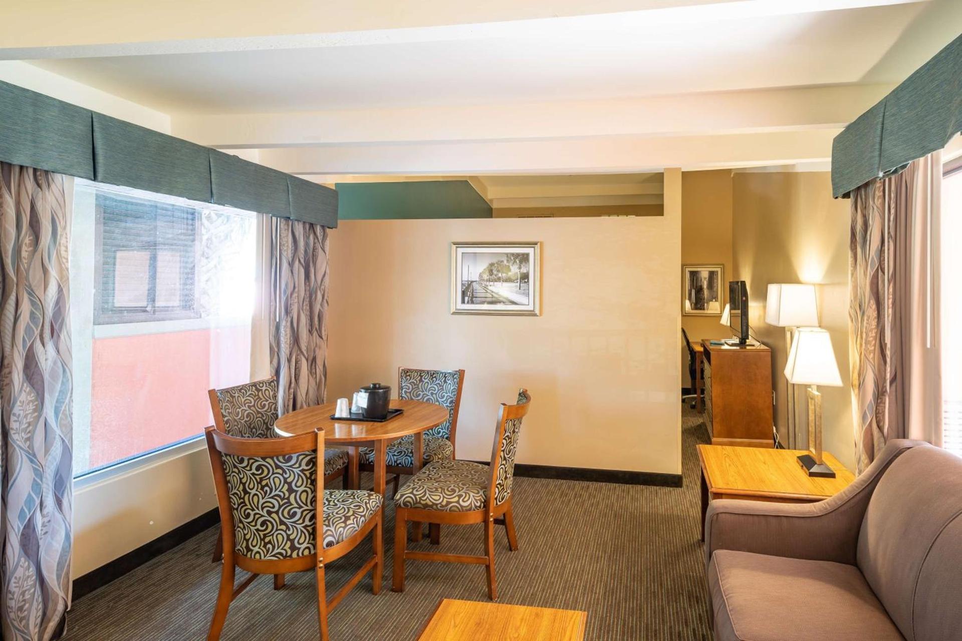 Best Western Charleston Inn photo 21