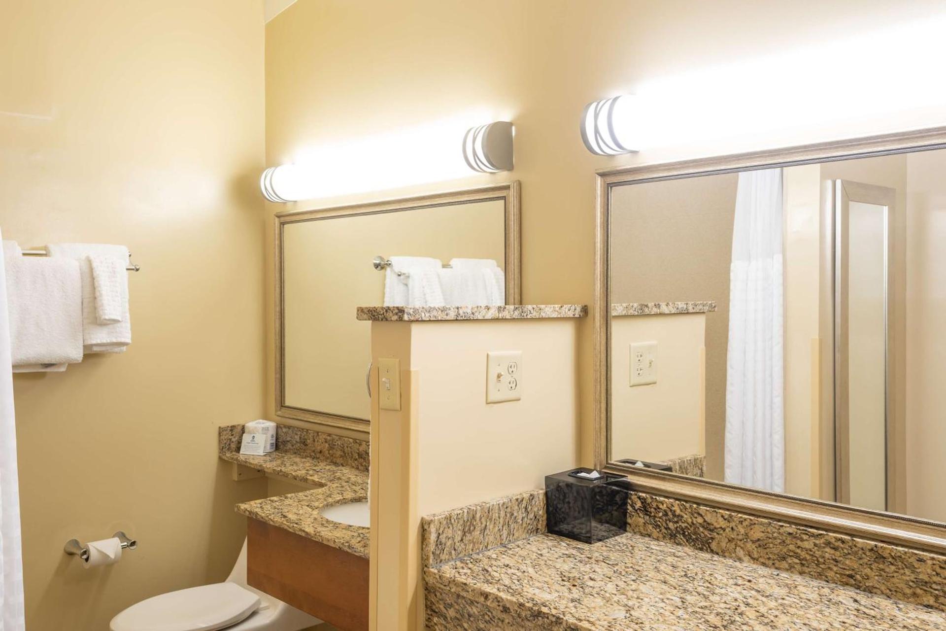 Best Western Charleston Inn photo 55