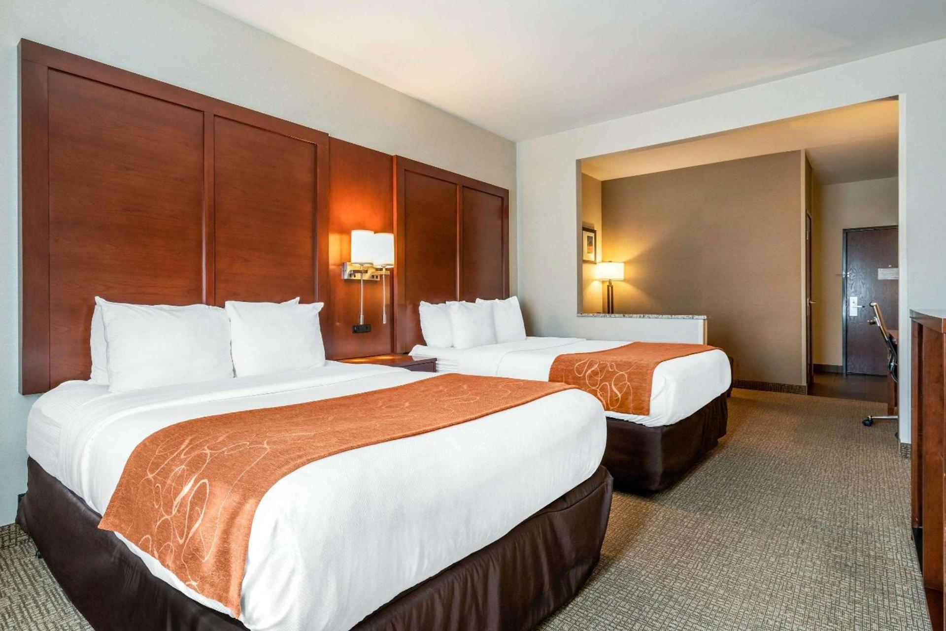 Comfort Suites Yakima photo 21