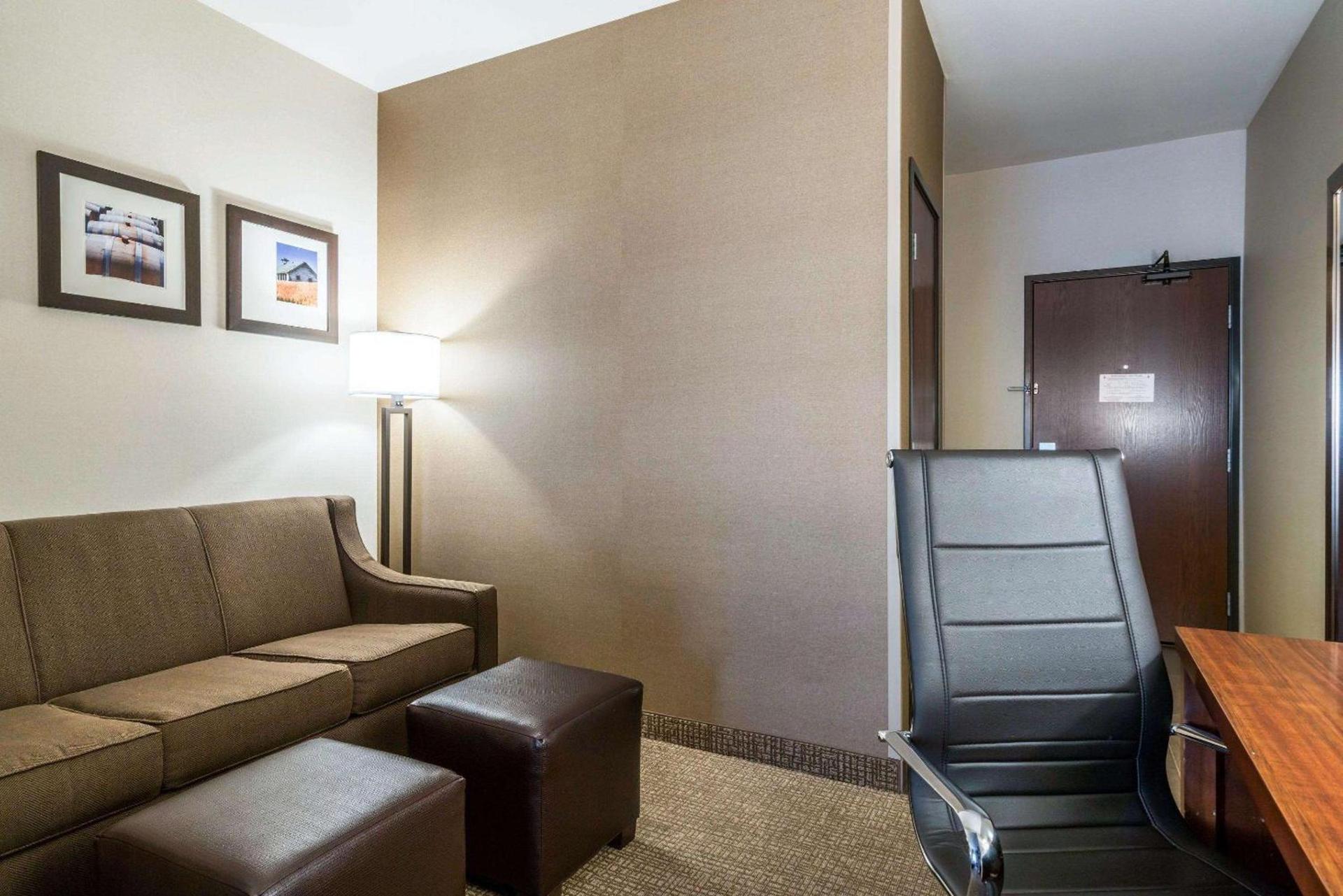 Comfort Suites Yakima photo 20