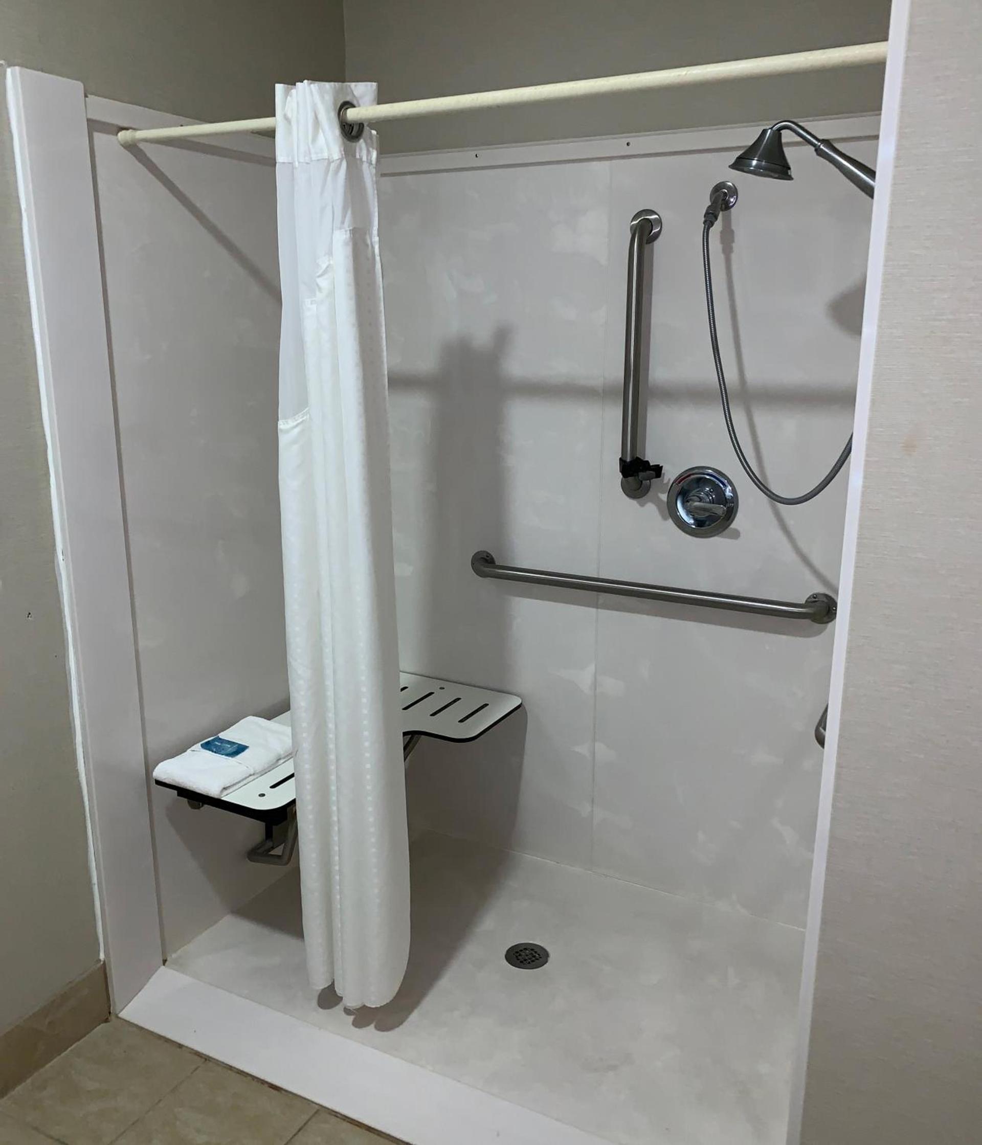 Holiday Inn Express Hotel & Suites Gainesville by IHG photo 28