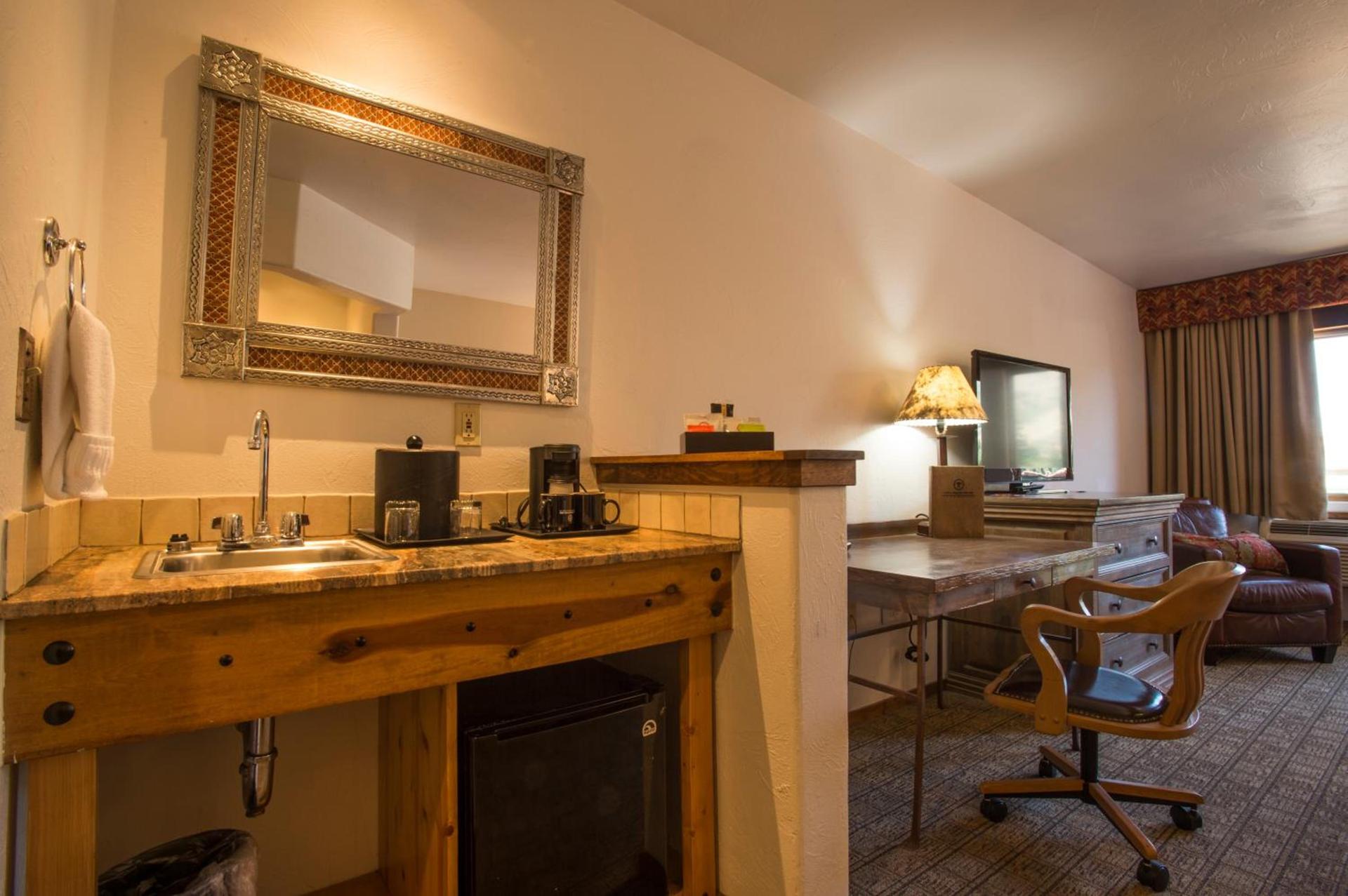 Table Mountain Inn photo 20