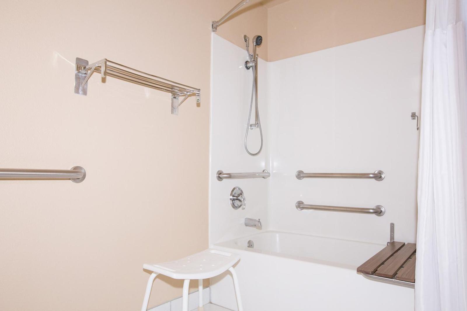Red Lion Inn & Suites McMinnville photo 19