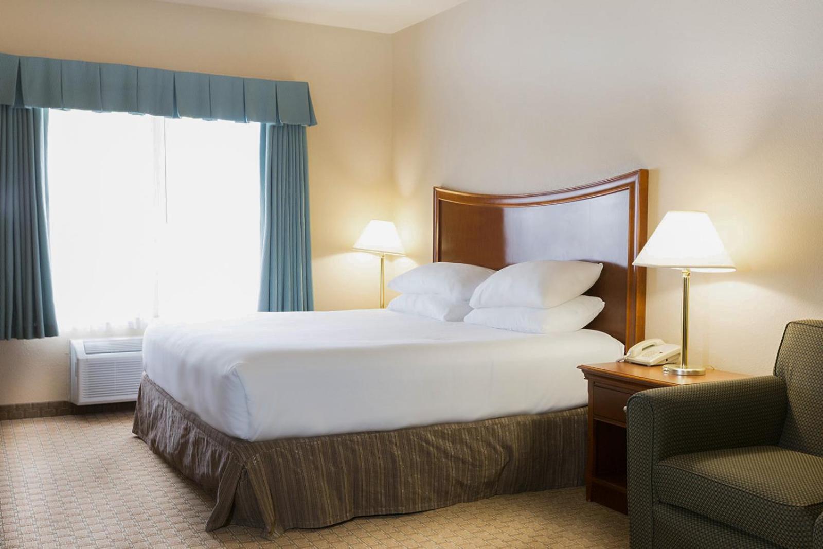 Red Lion Inn & Suites McMinnville photo 3