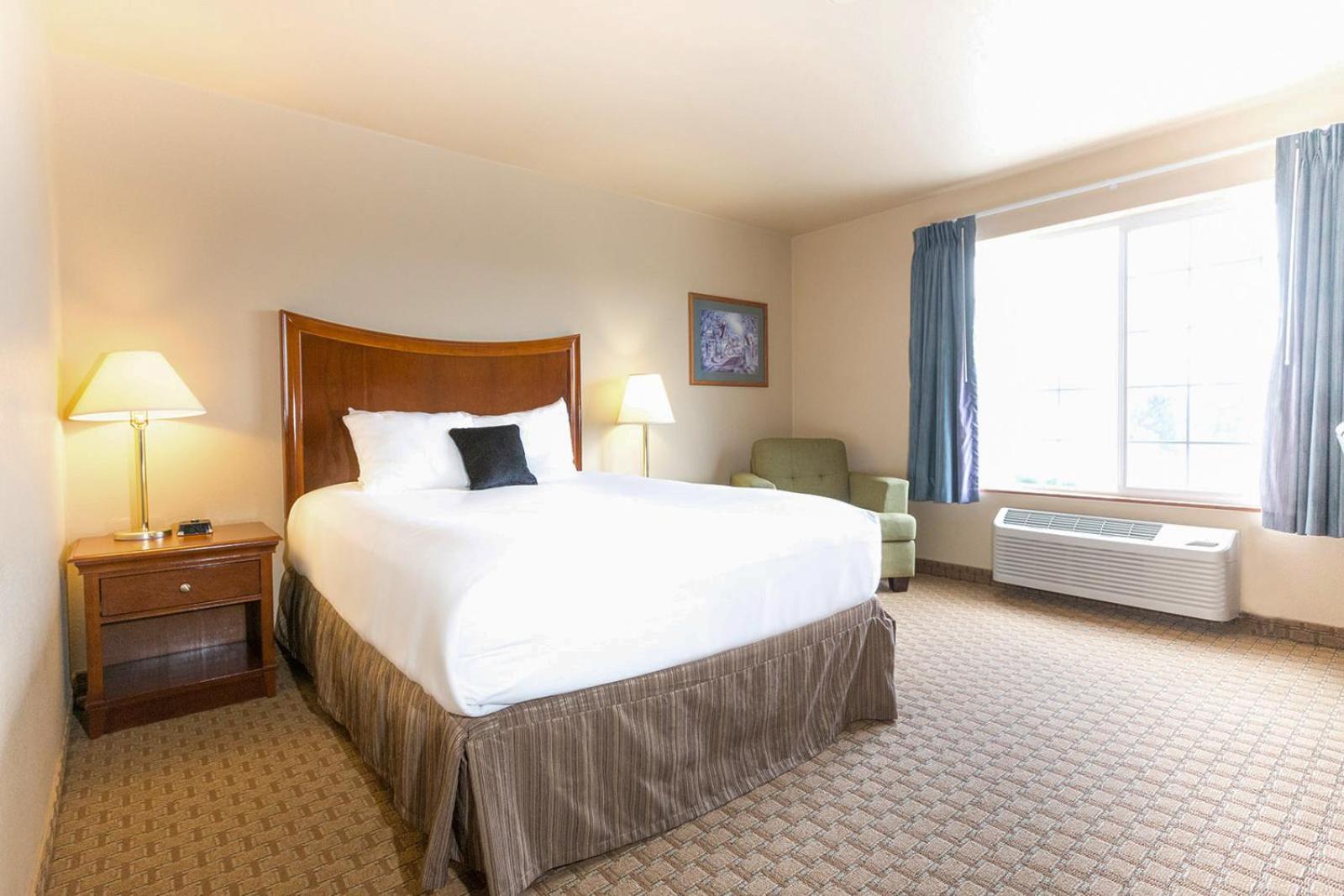 Red Lion Inn & Suites McMinnville photo 4