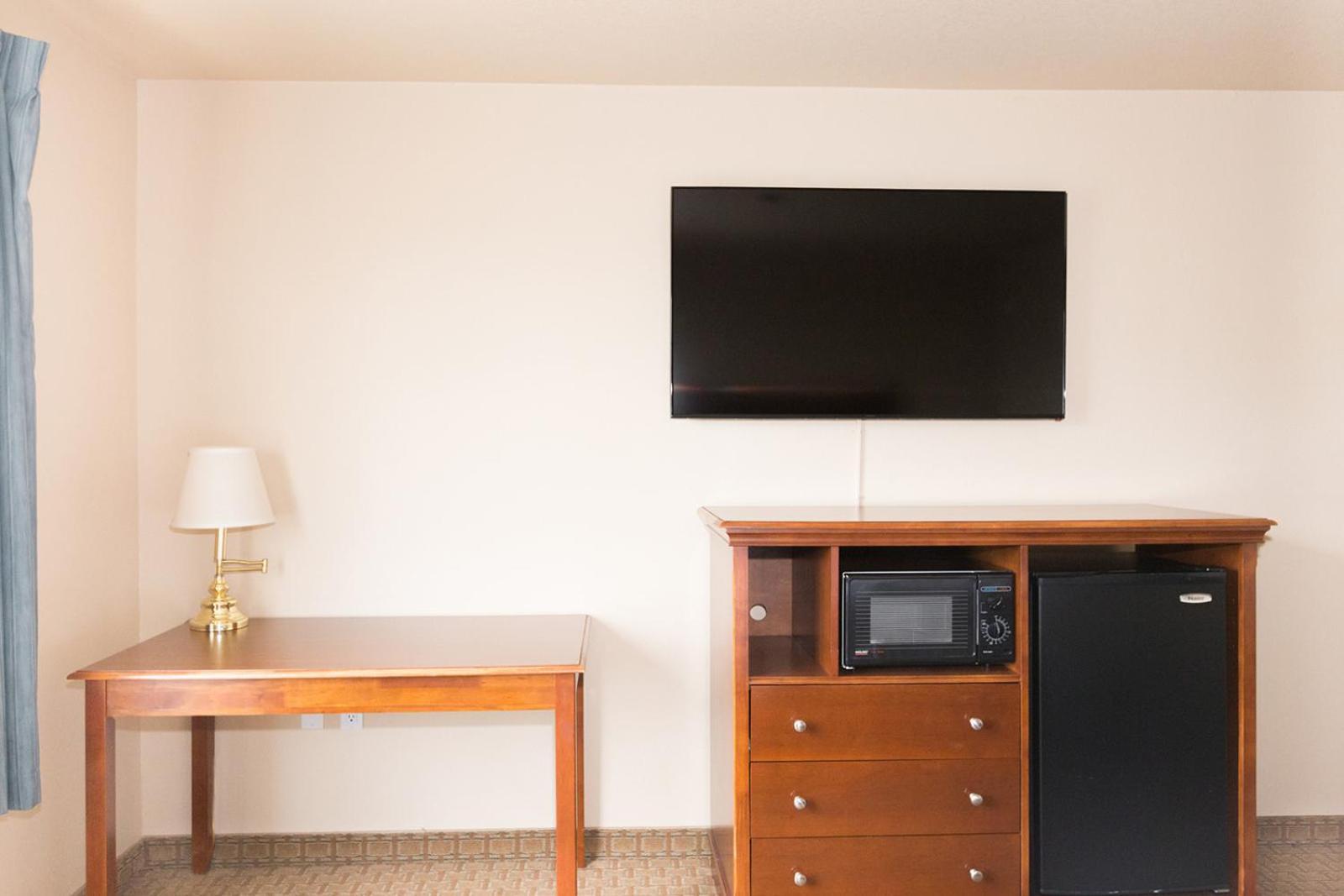 Red Lion Inn & Suites McMinnville photo 5