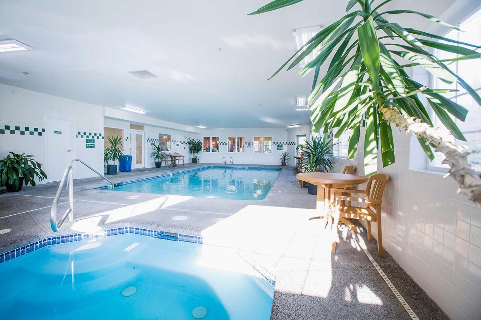Red Lion Inn & Suites McMinnville photo 8
