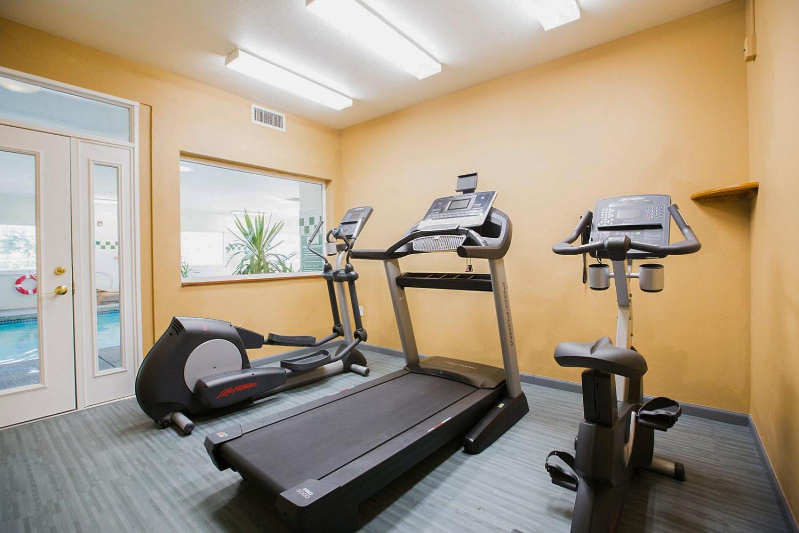 Red Lion Inn & Suites McMinnville photo 11