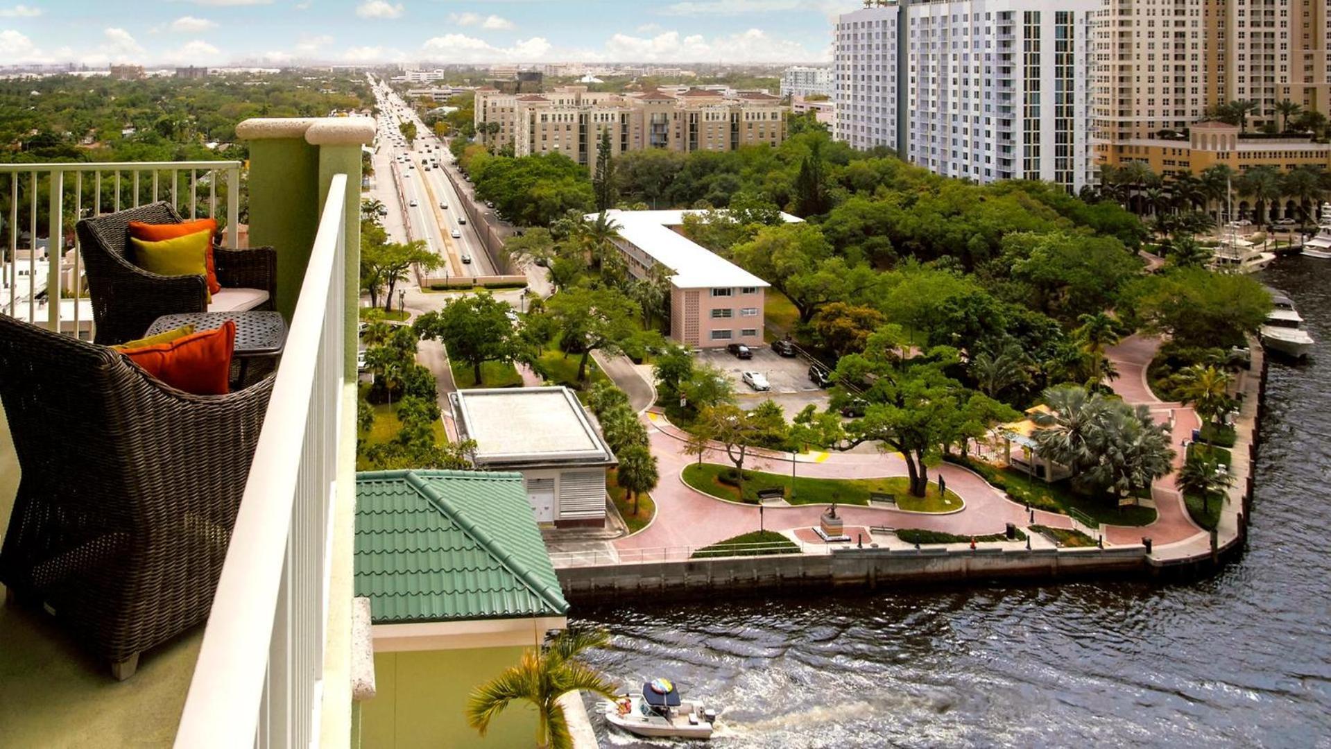 Riverside Hotel photo 3