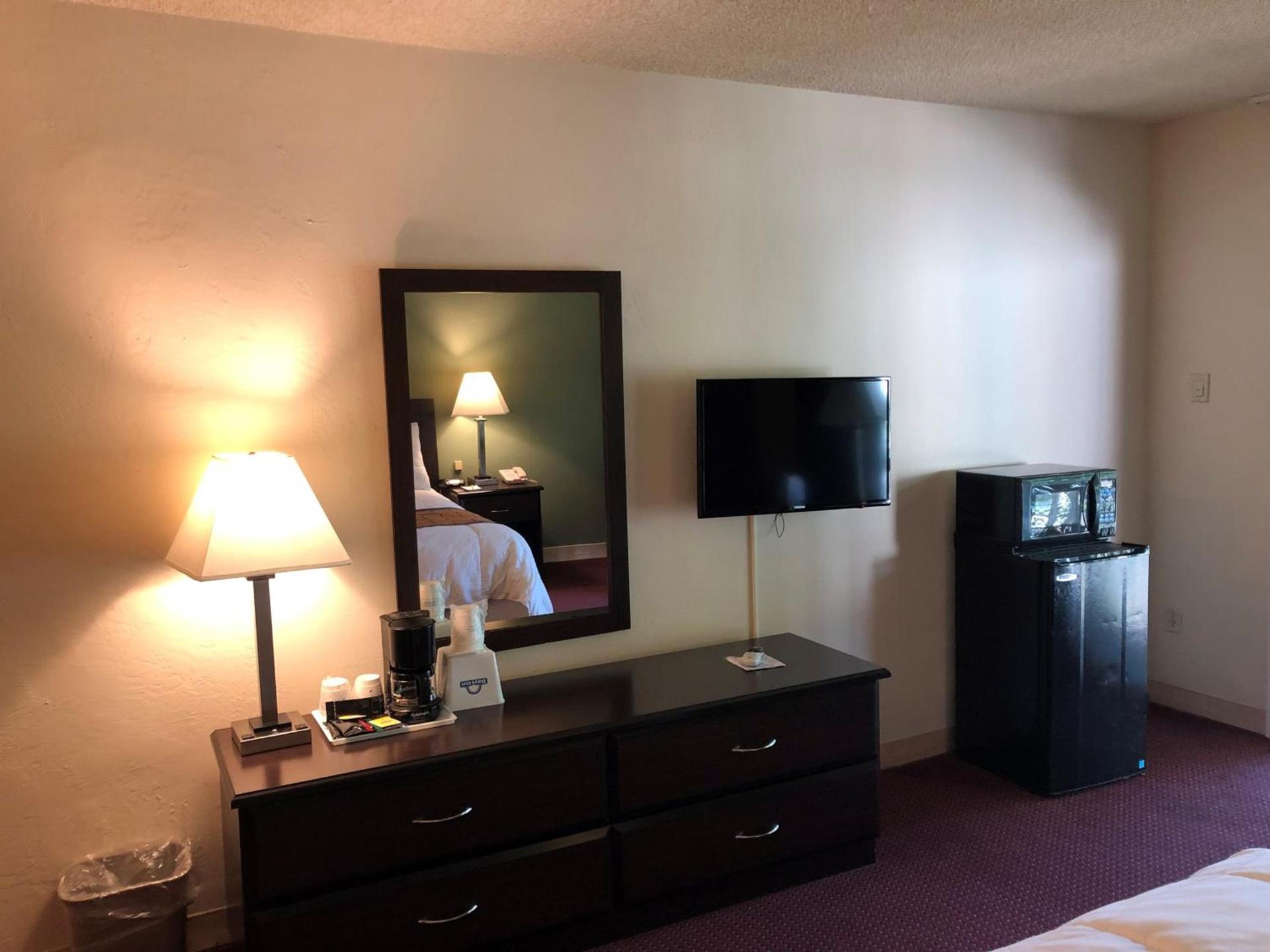 Days Inn by Wyndham Novato/San Francisco photo 31