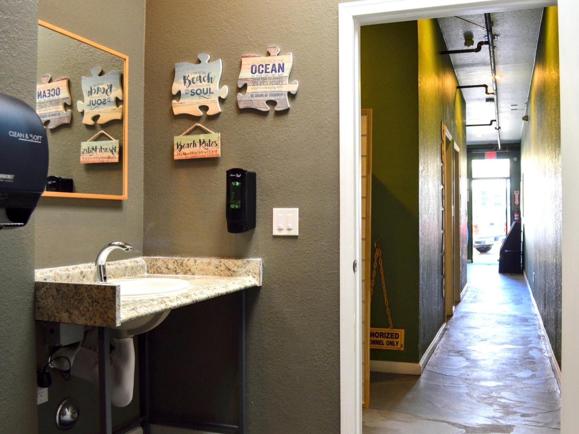 California Dreams Hostel - Pacific Beach photo 45