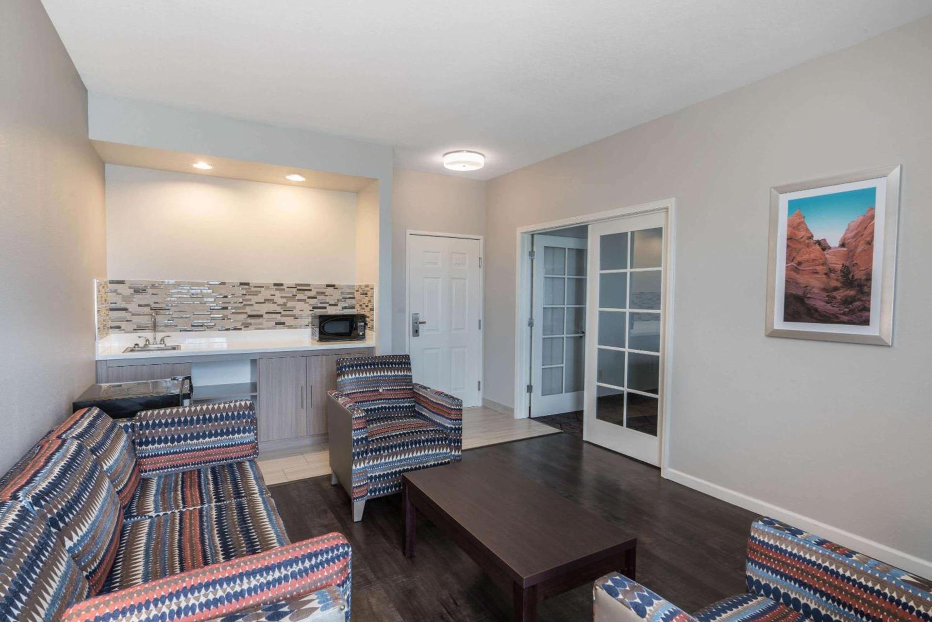 Baymont by Wyndham Albuquerque Airport photo 50