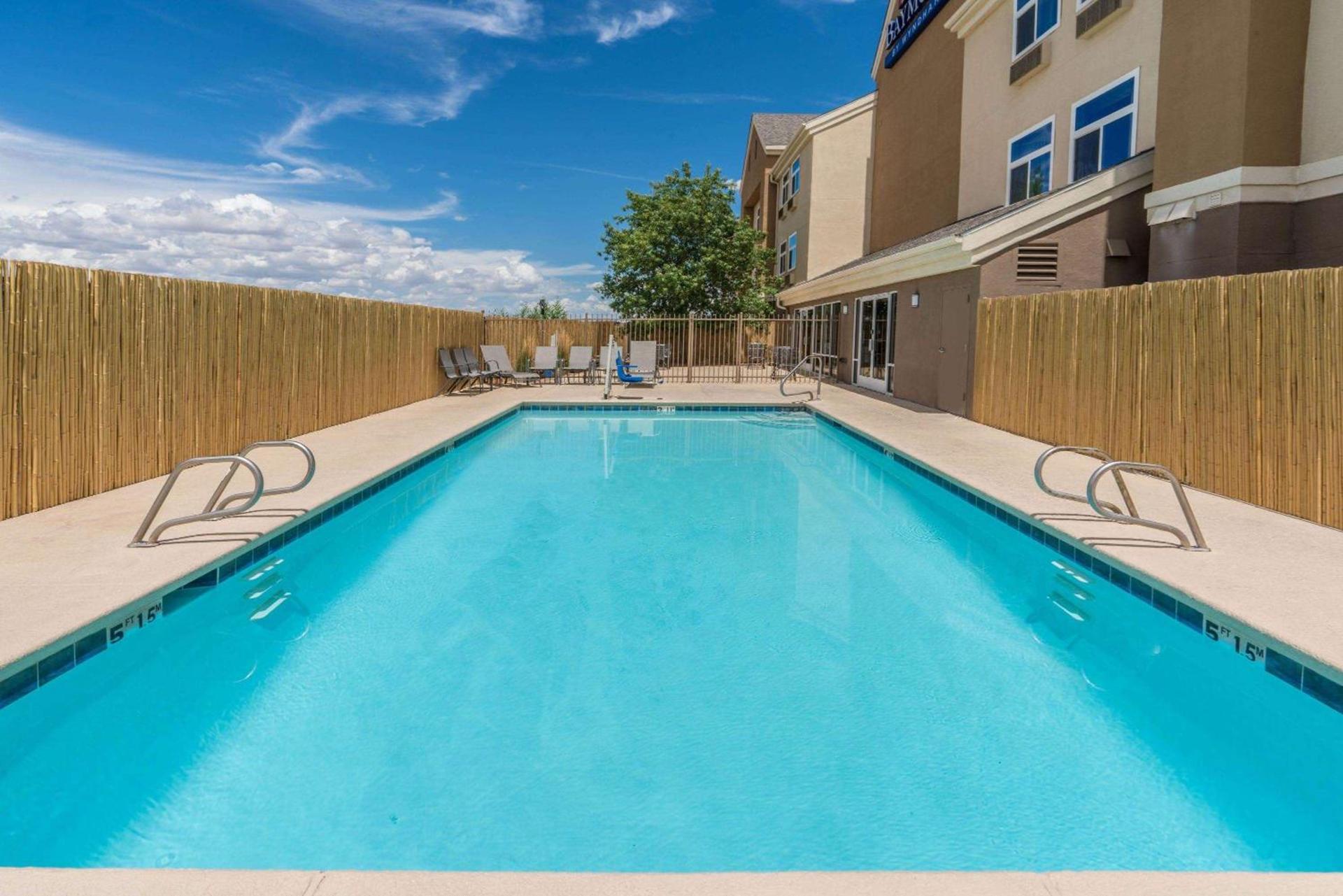 Baymont by Wyndham Albuquerque Airport photo 47