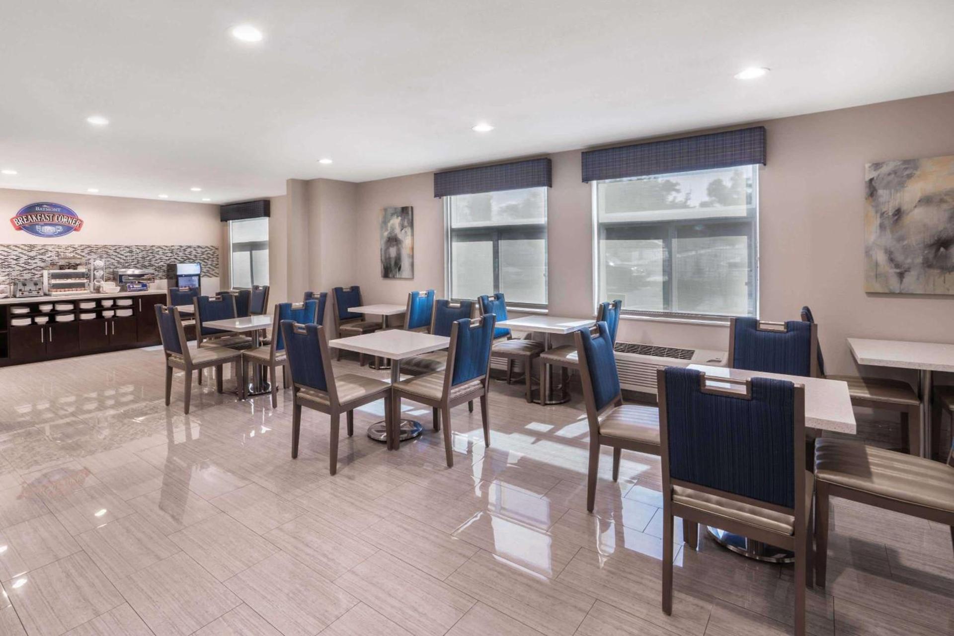 Baymont by Wyndham Albuquerque Airport photo 46