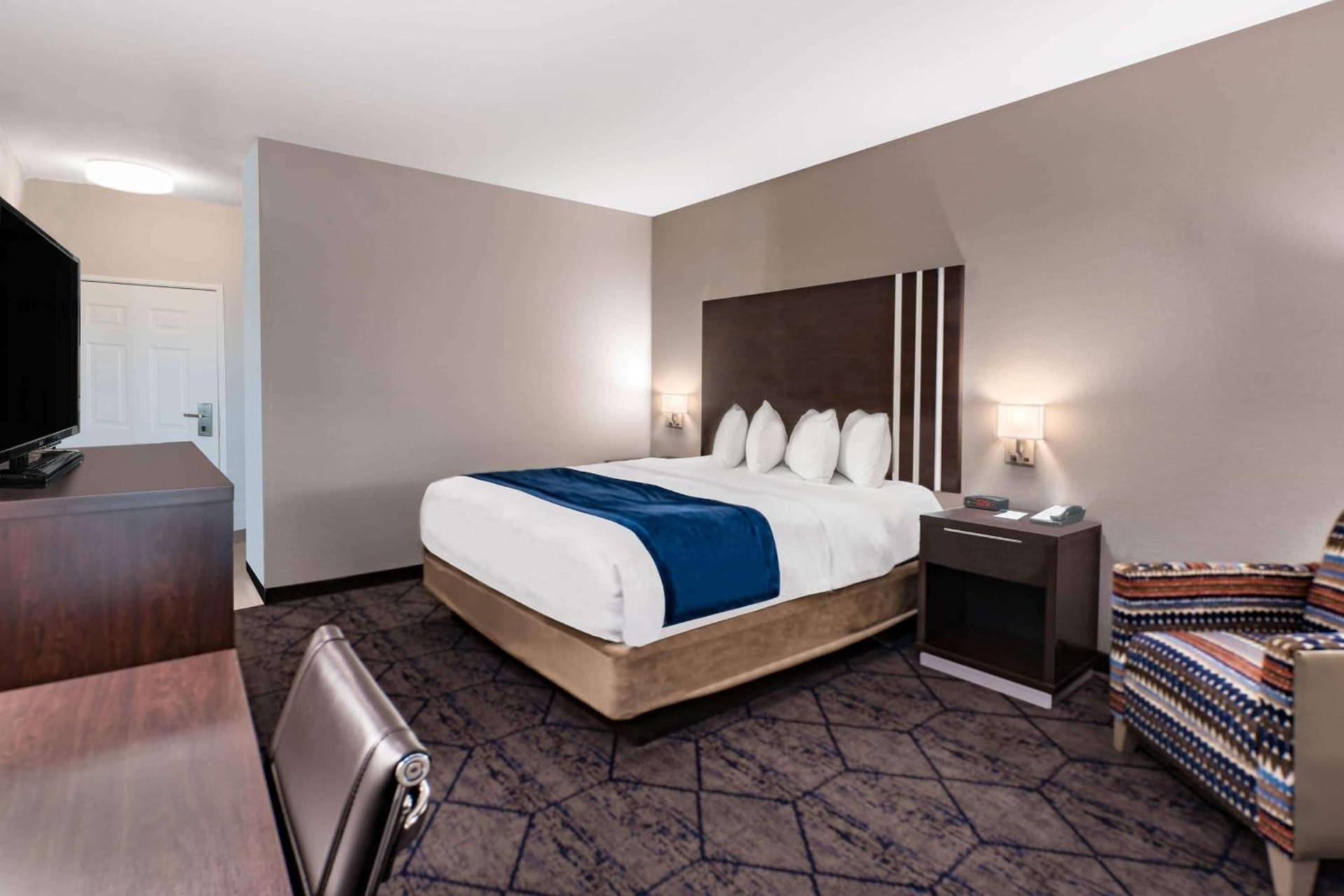 Baymont by Wyndham Albuquerque Airport photo 44