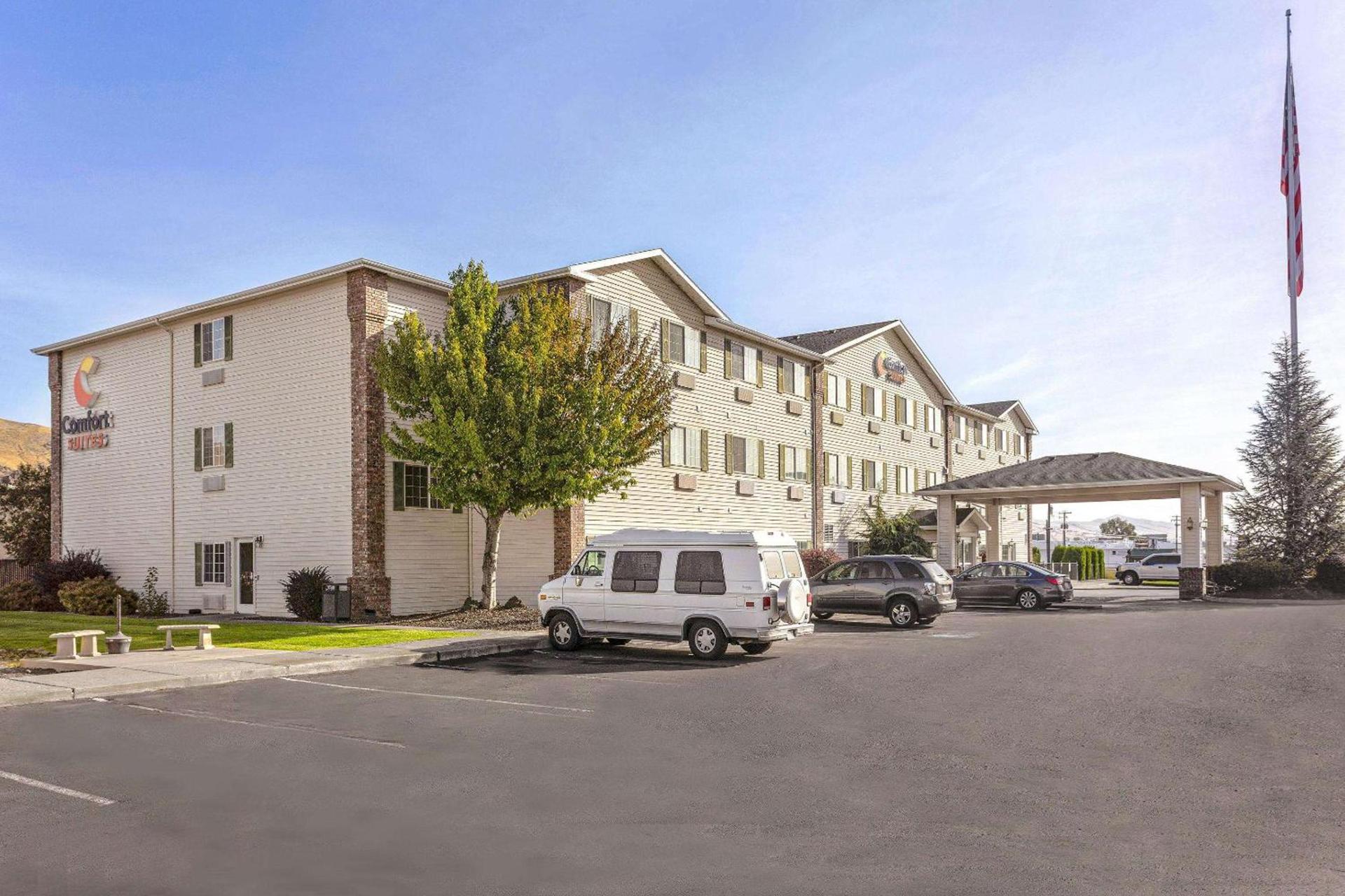 Comfort Suites Yakima photo 14