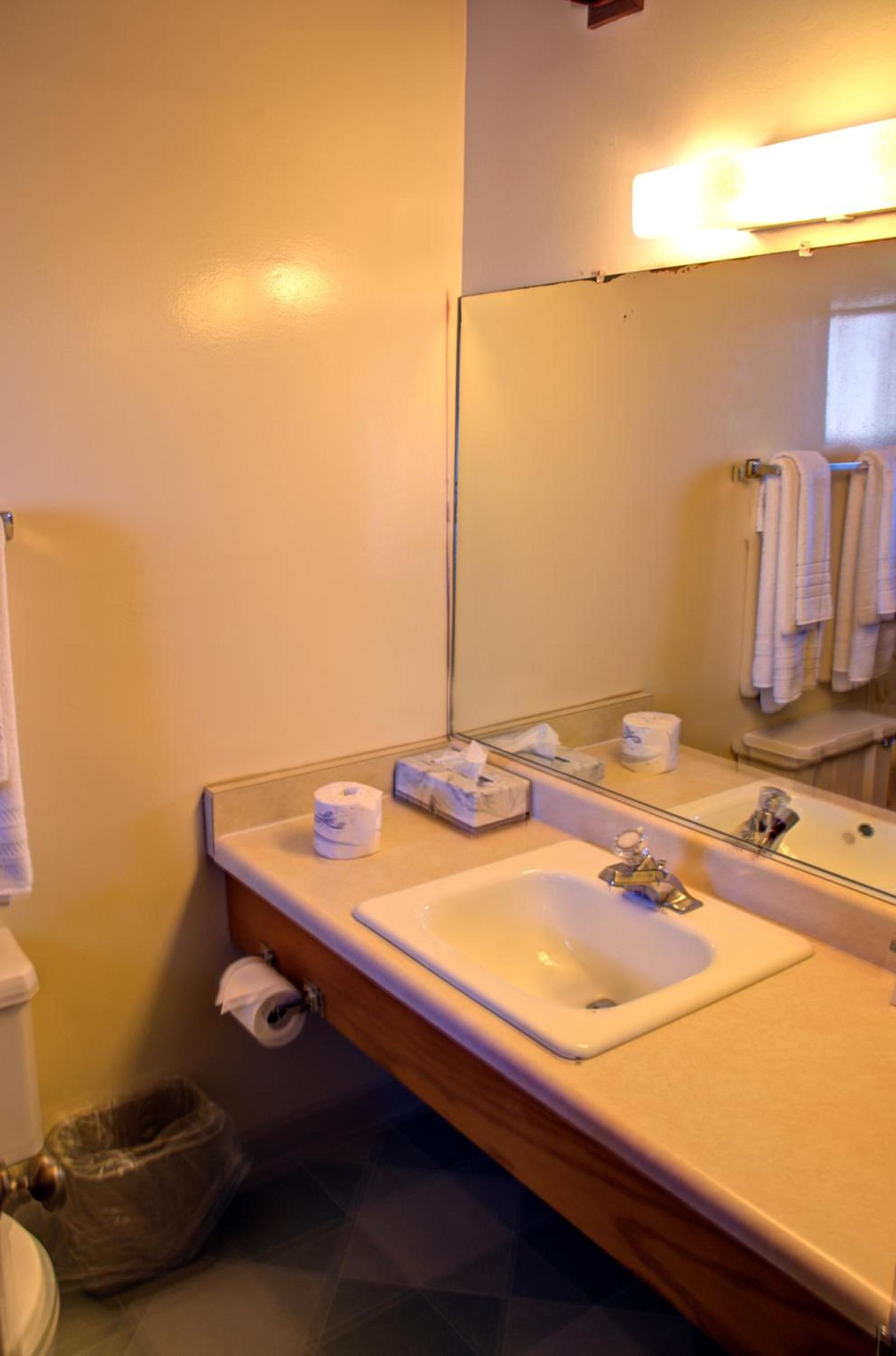 Crescent Beach Motel photo 6
