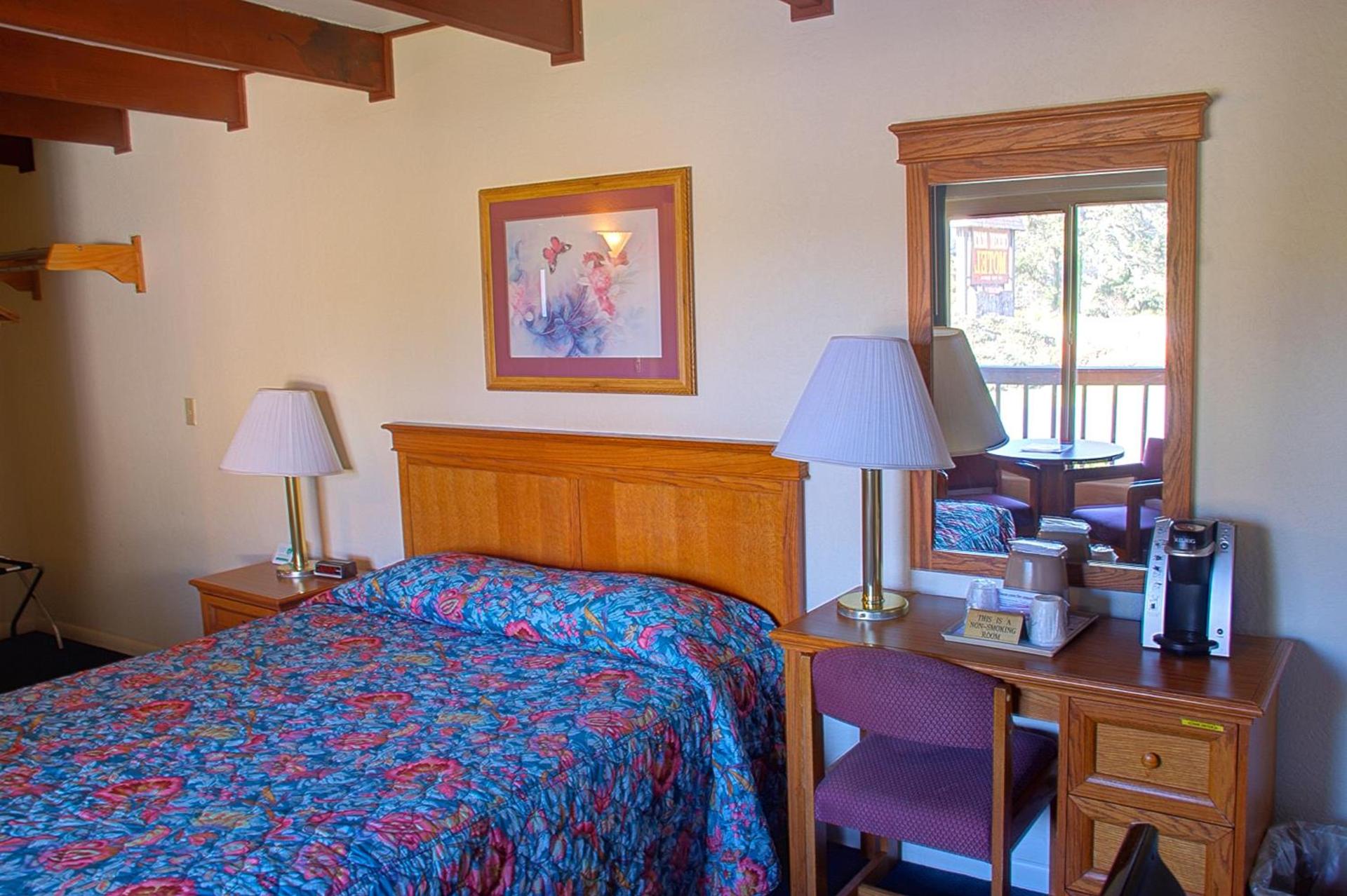 Crescent Beach Motel photo 8