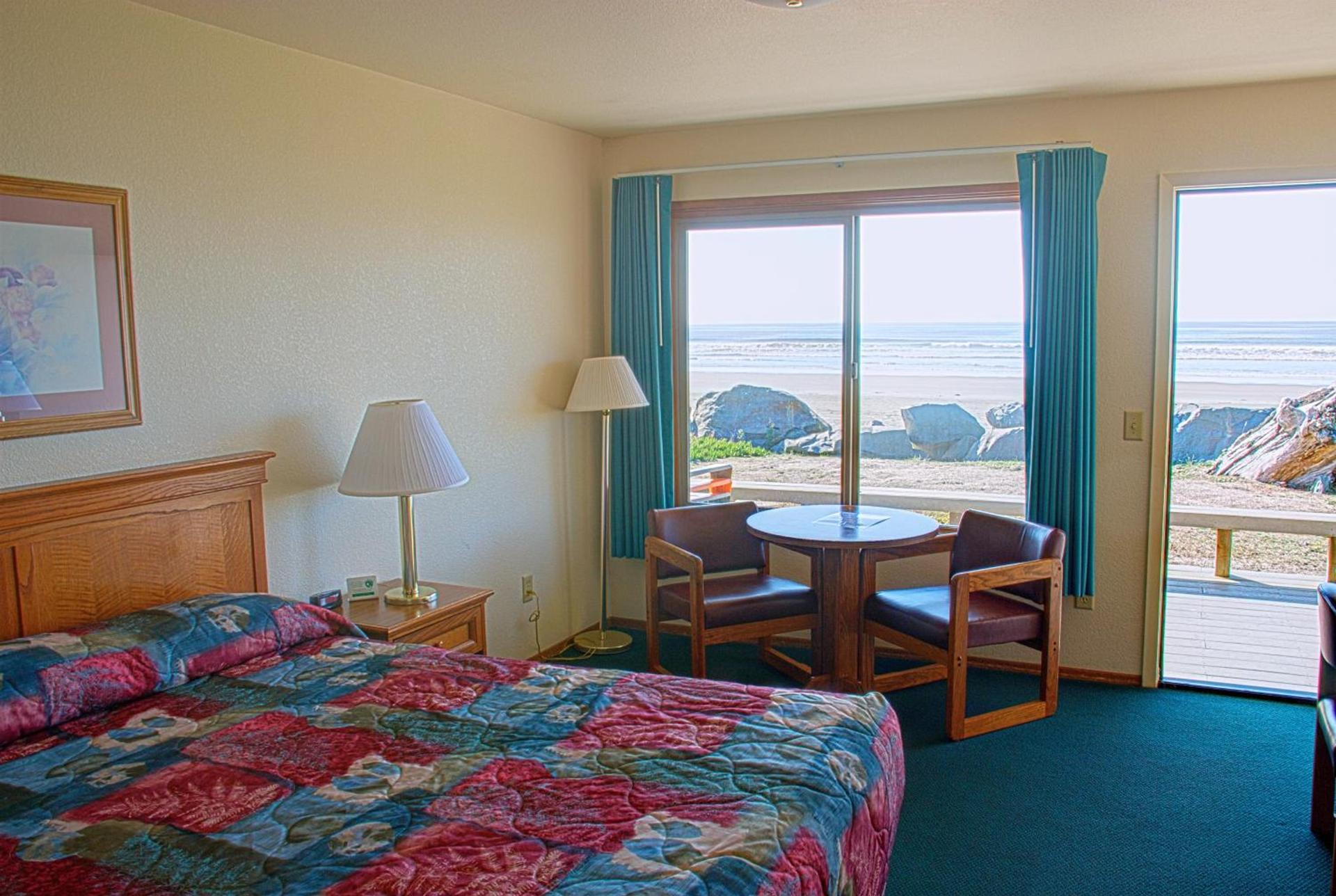Crescent Beach Motel photo 37