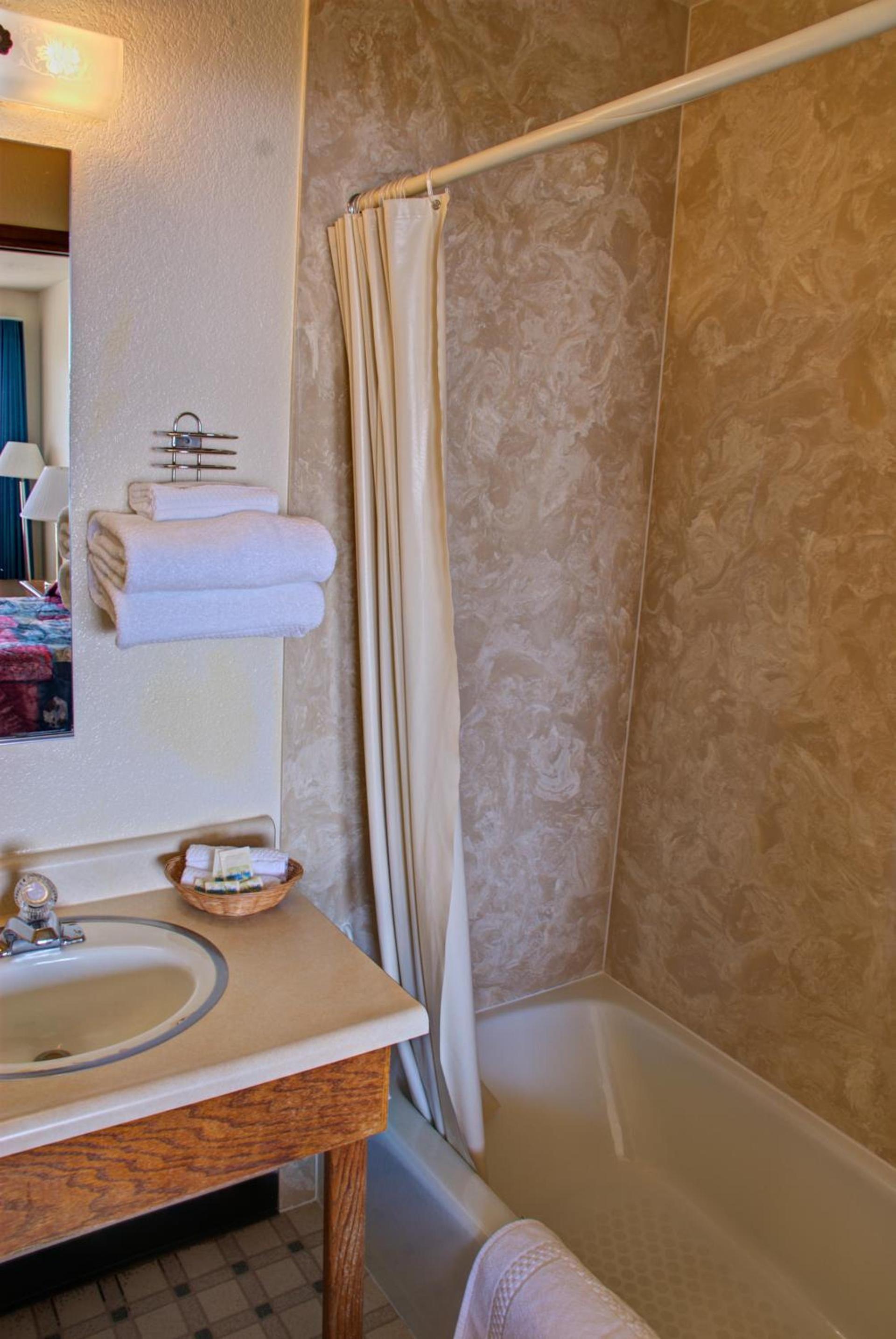 Crescent Beach Motel photo 35