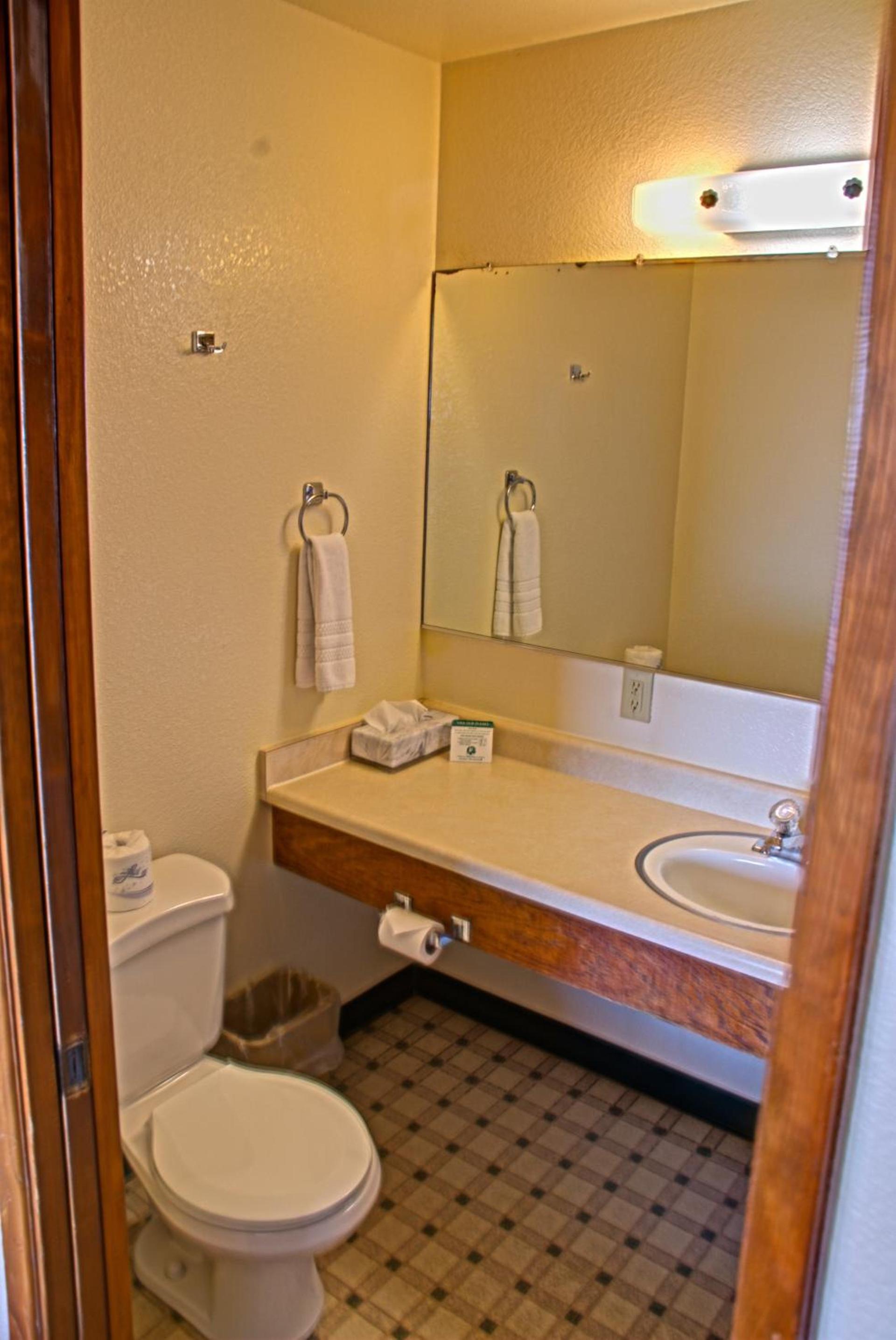 Crescent Beach Motel photo 34