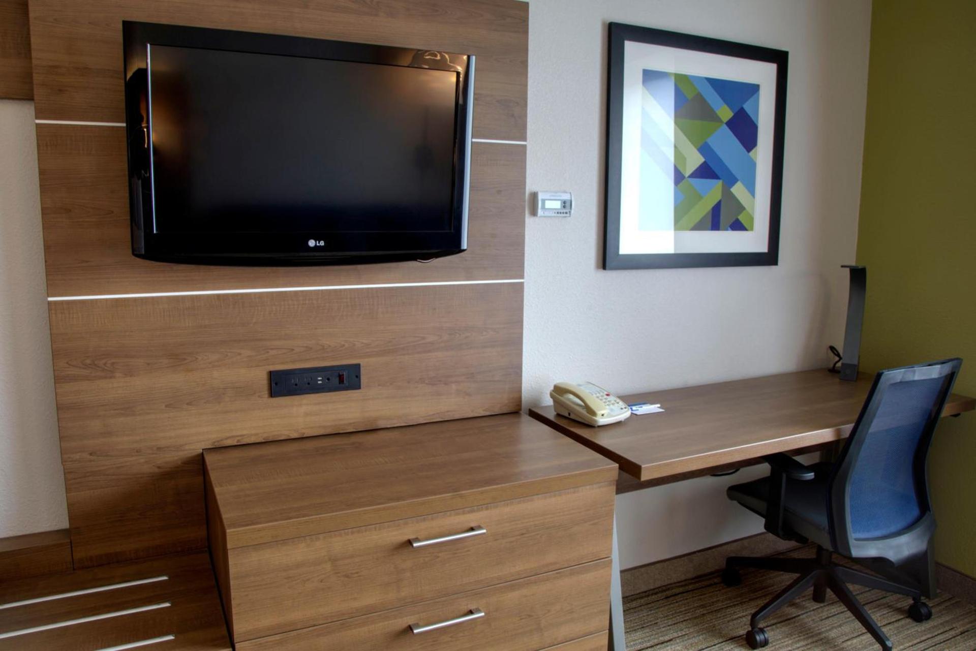 Holiday Inn Express Rochelle by IHG photo 11