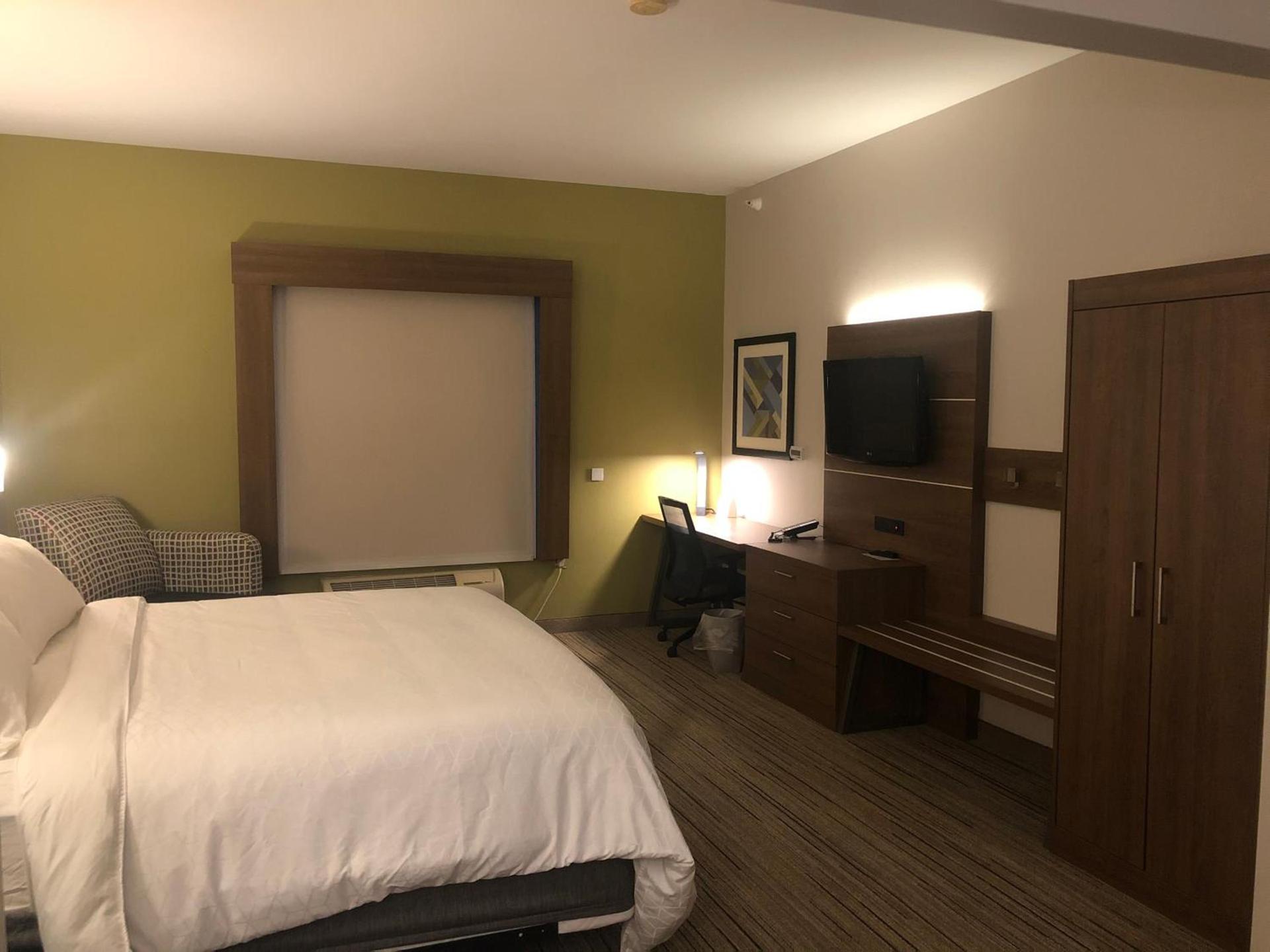 Holiday Inn Express Rochelle by IHG photo 8