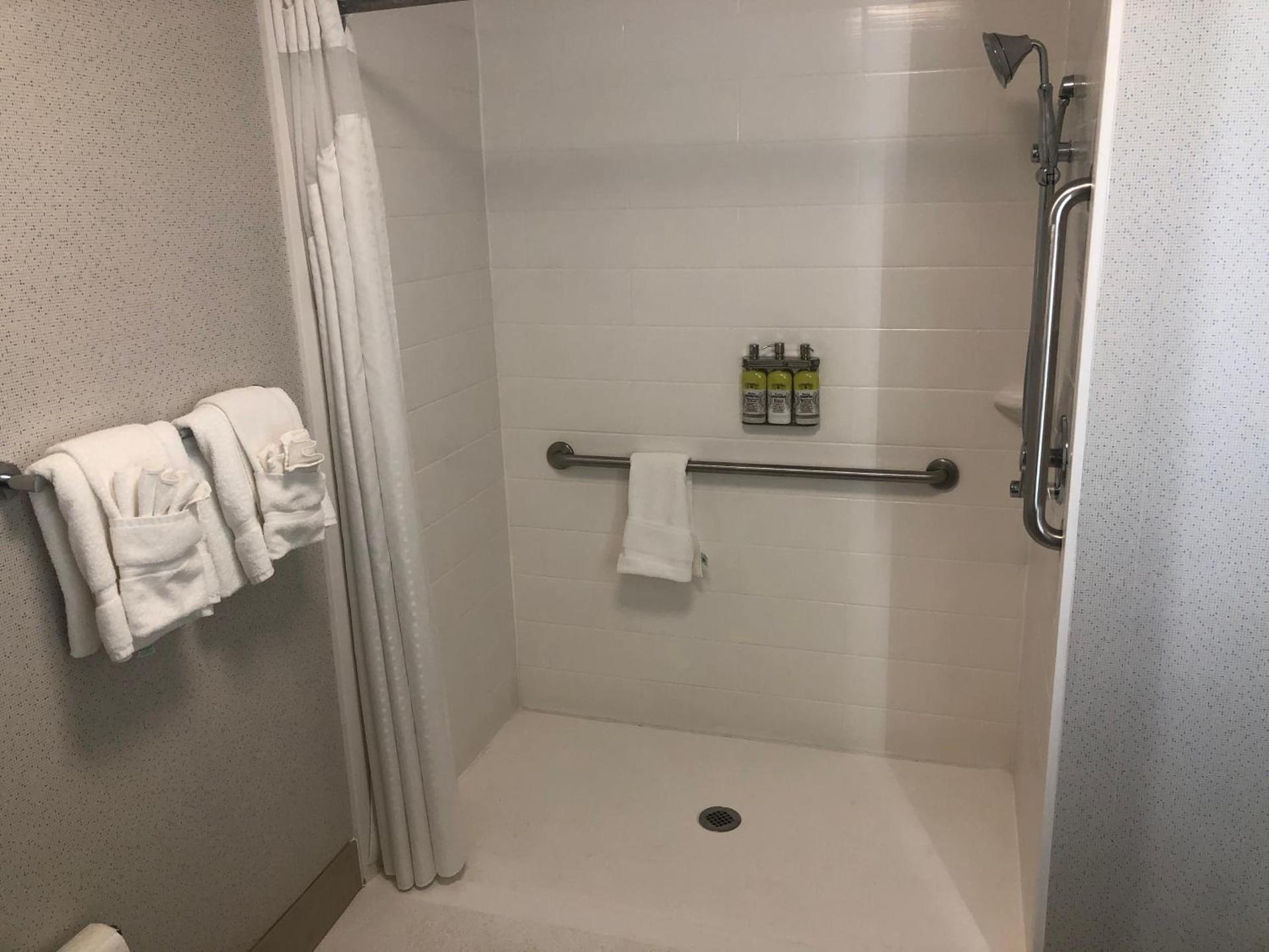 Holiday Inn Express Rochelle by IHG photo 7