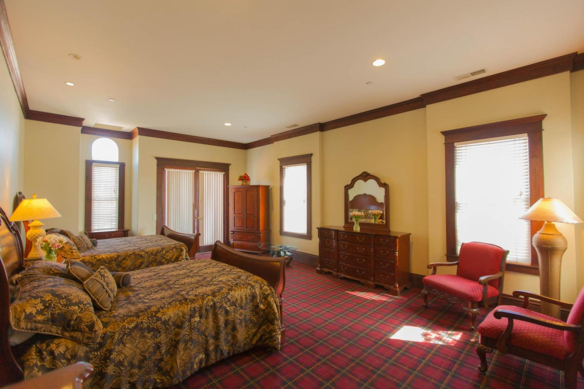 Santa Paula Inn photo 38