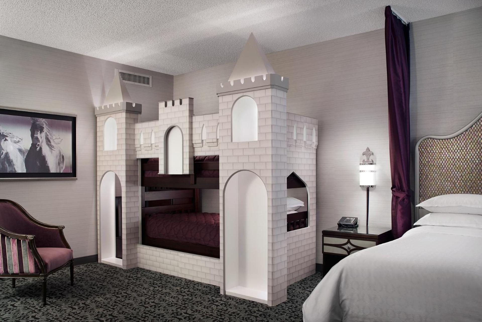 Anaheim Majestic Garden Hotel photo 15
