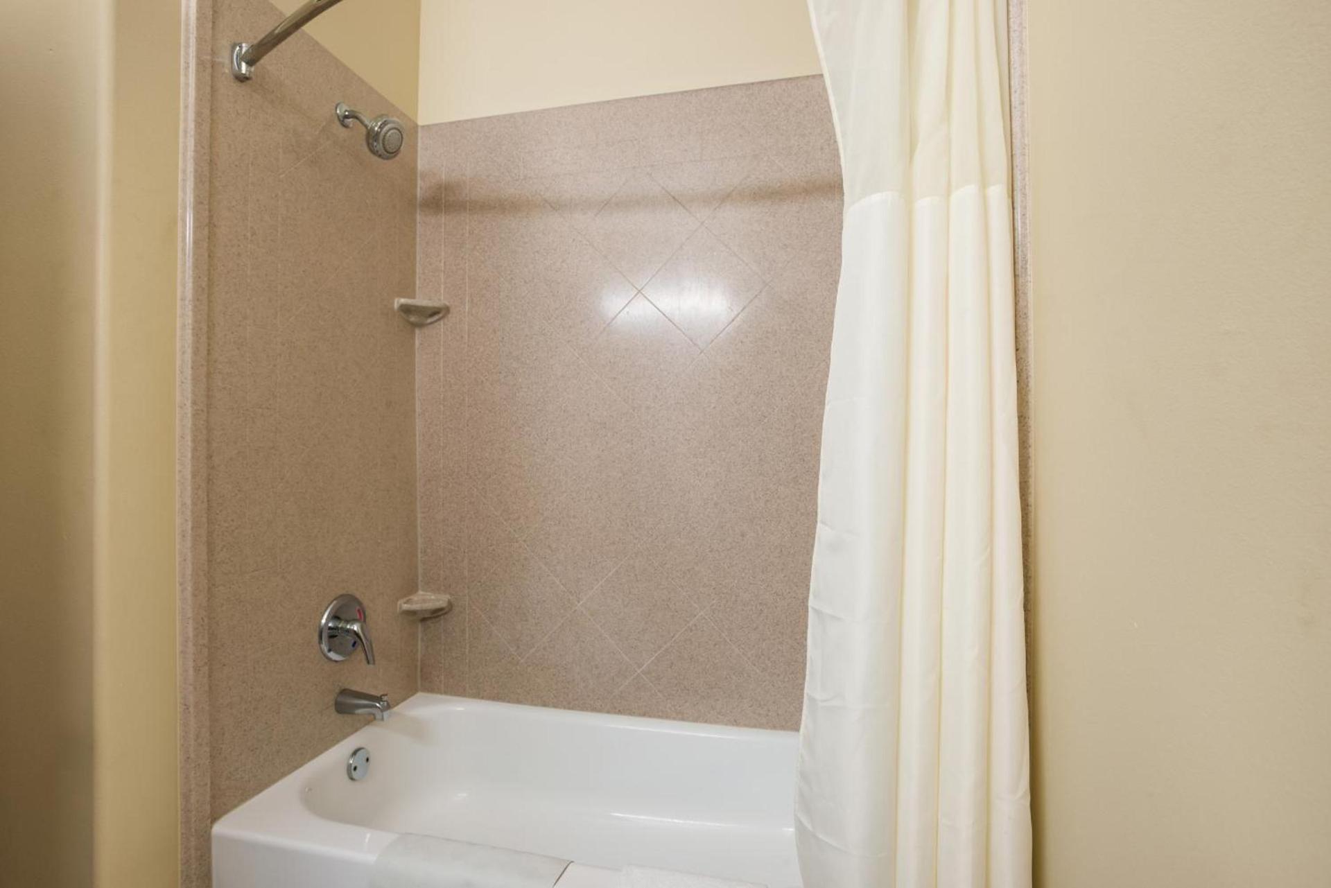 Knights Inn Bunkie photo 22