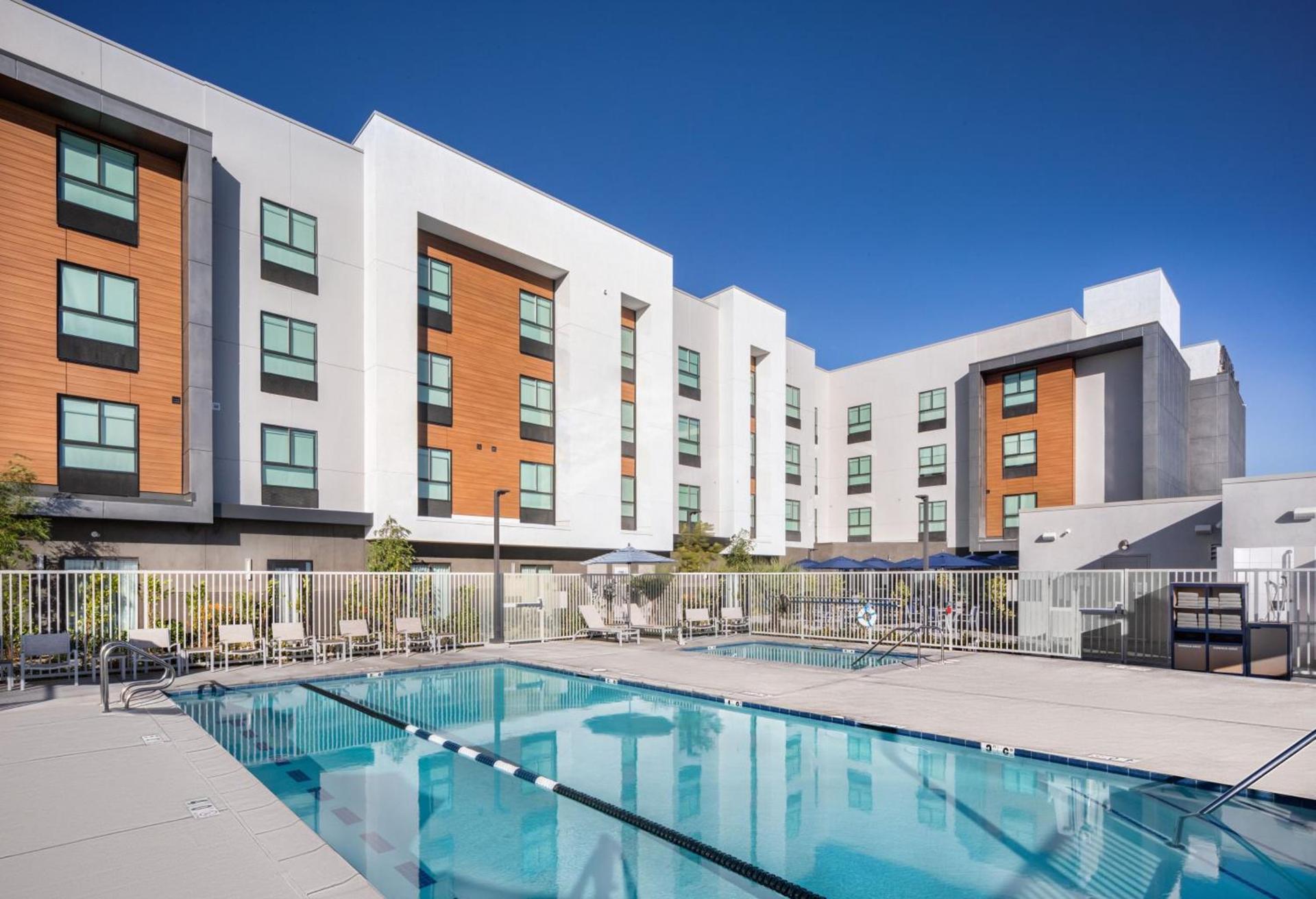 Ayres Hotel San Diego South - Chula Vista photo 2