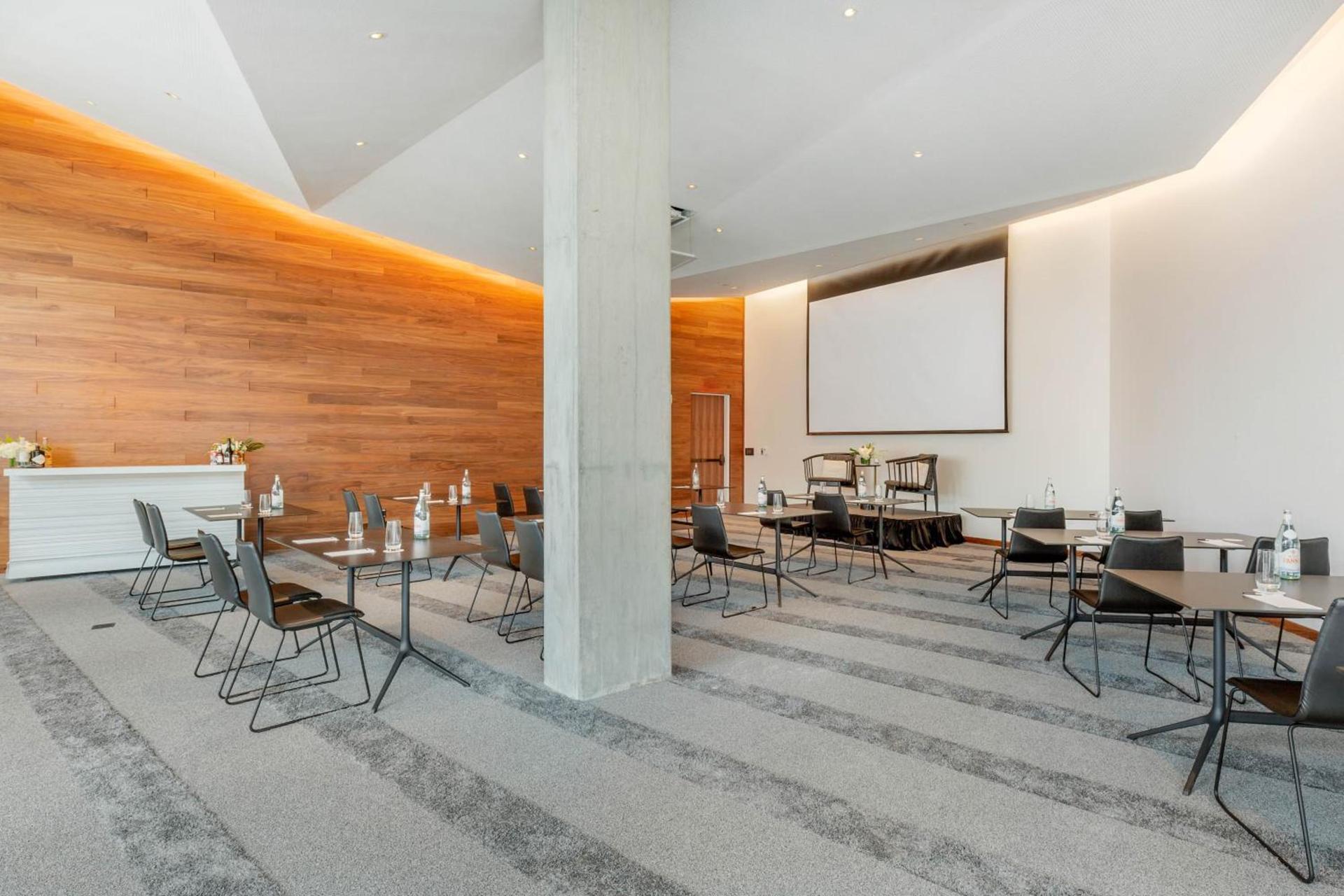 Cambria Hotel Boston Downtown - Seaport photo 92
