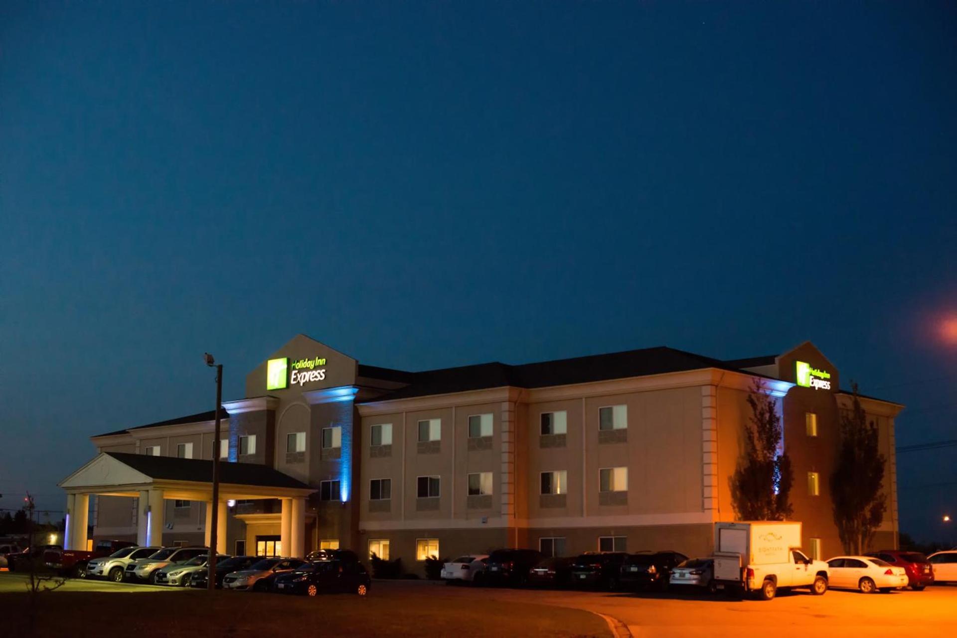 Holiday Inn Express Devils Lake by IHG photo 35