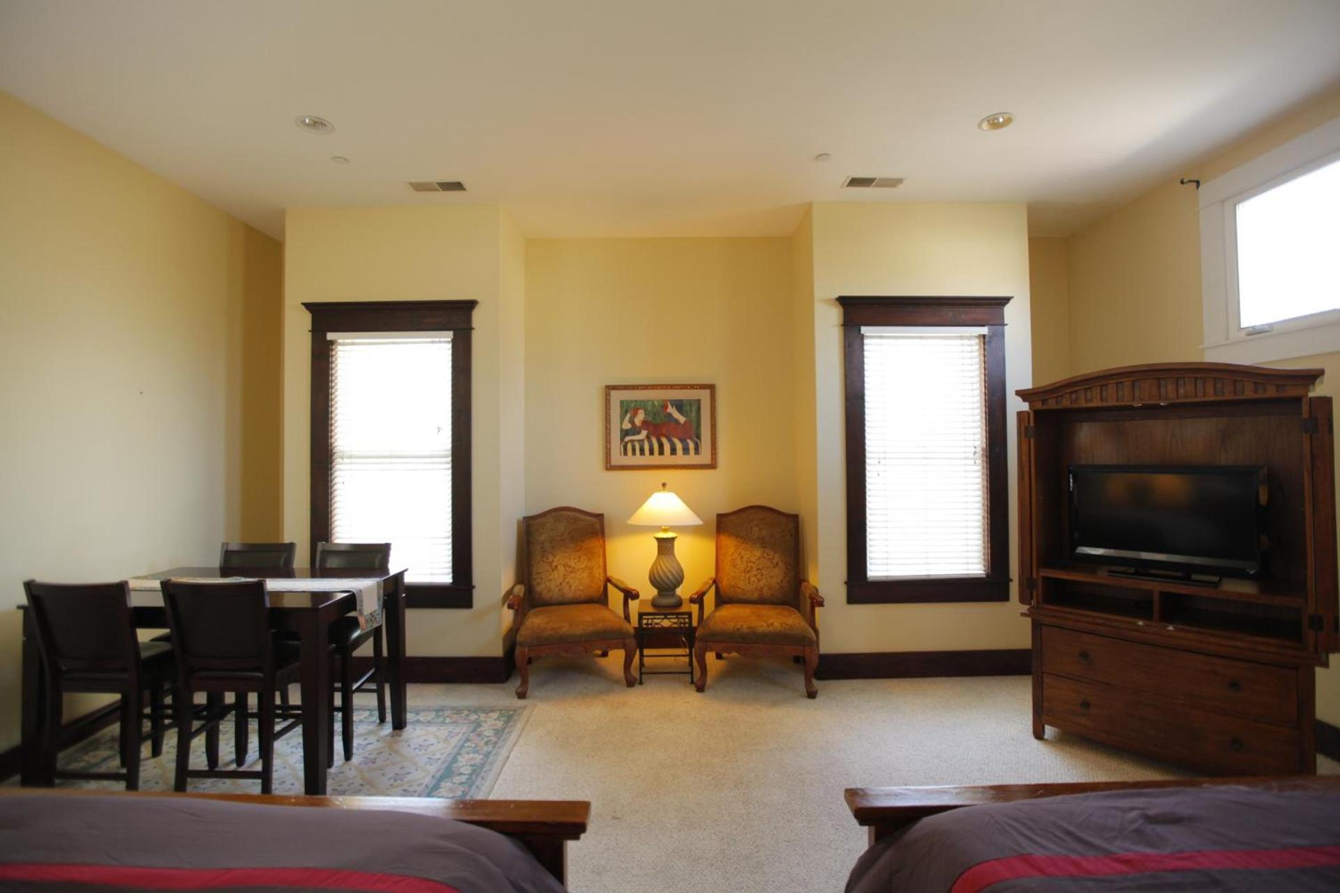 Santa Paula Inn photo 36