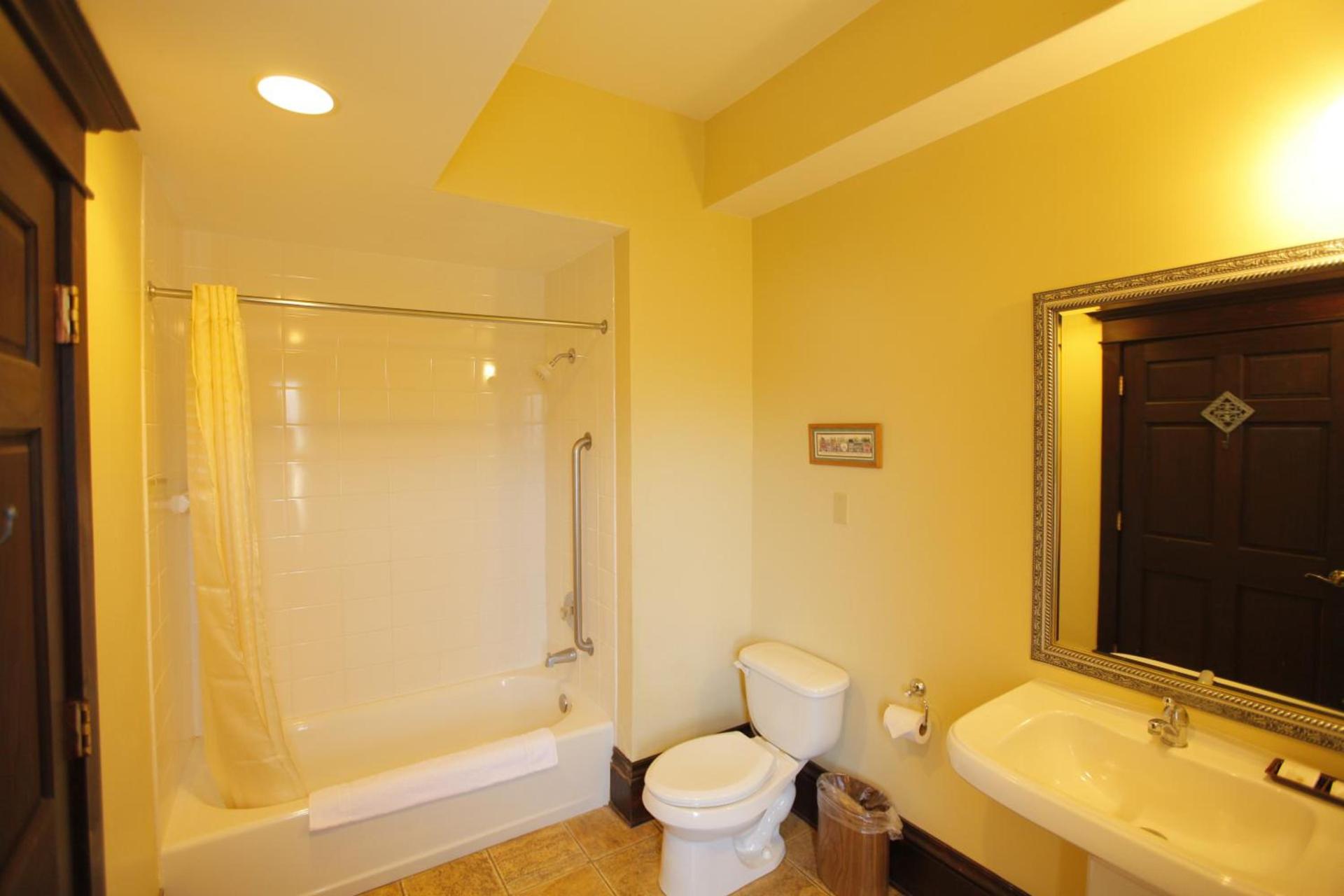 Santa Paula Inn photo 40