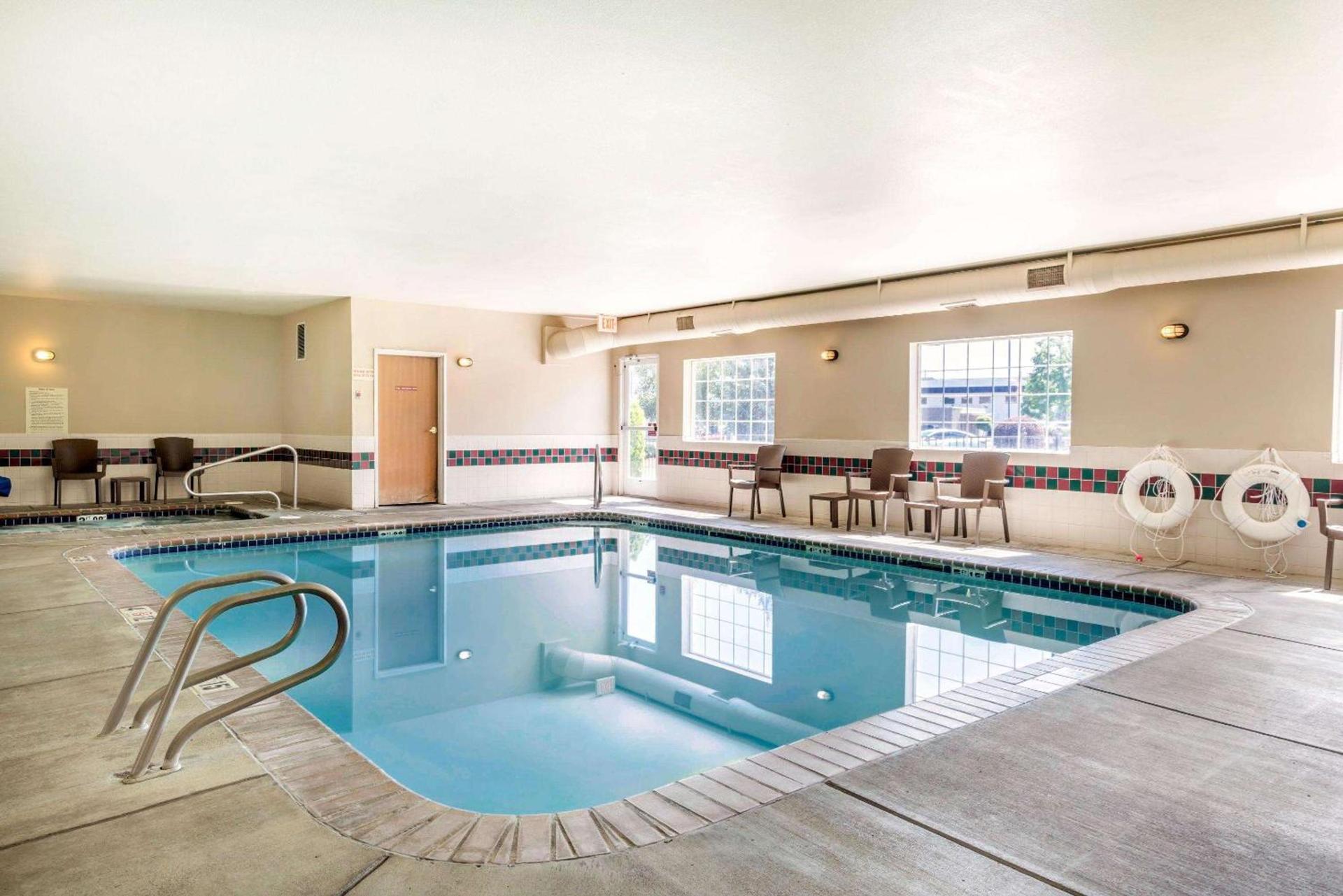 Comfort Suites Yakima photo 9
