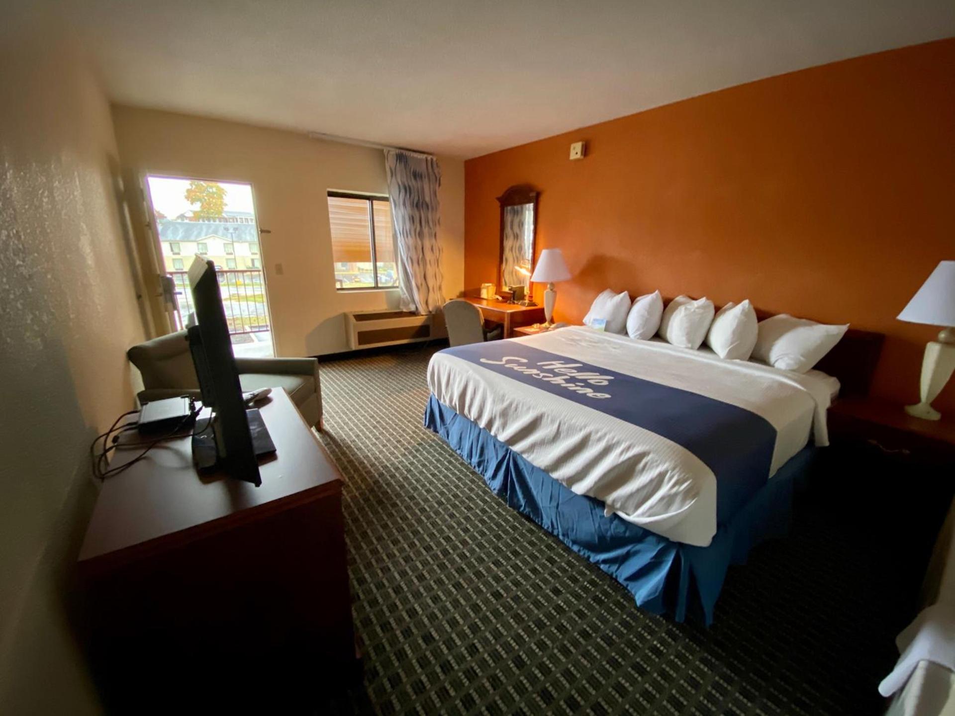 Days Inn by Wyndham Morehead photo 10
