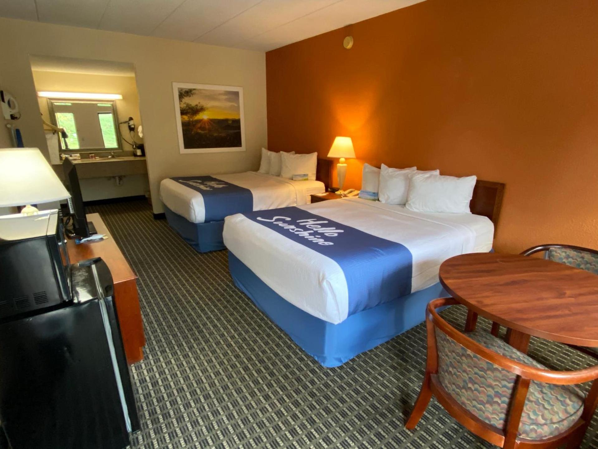 Days Inn by Wyndham Morehead photo 7