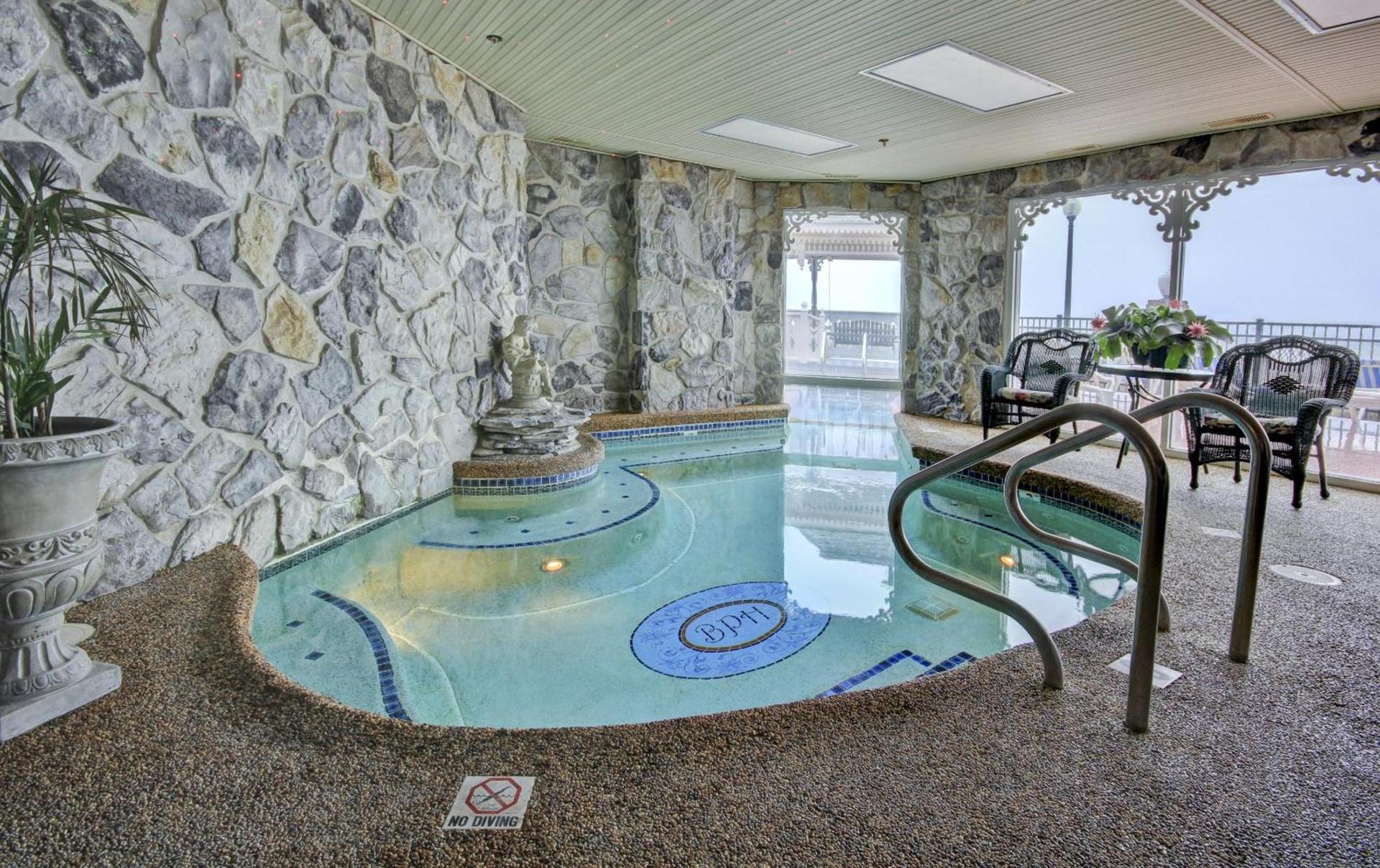 Boardwalk Plaza Hotel photo 11