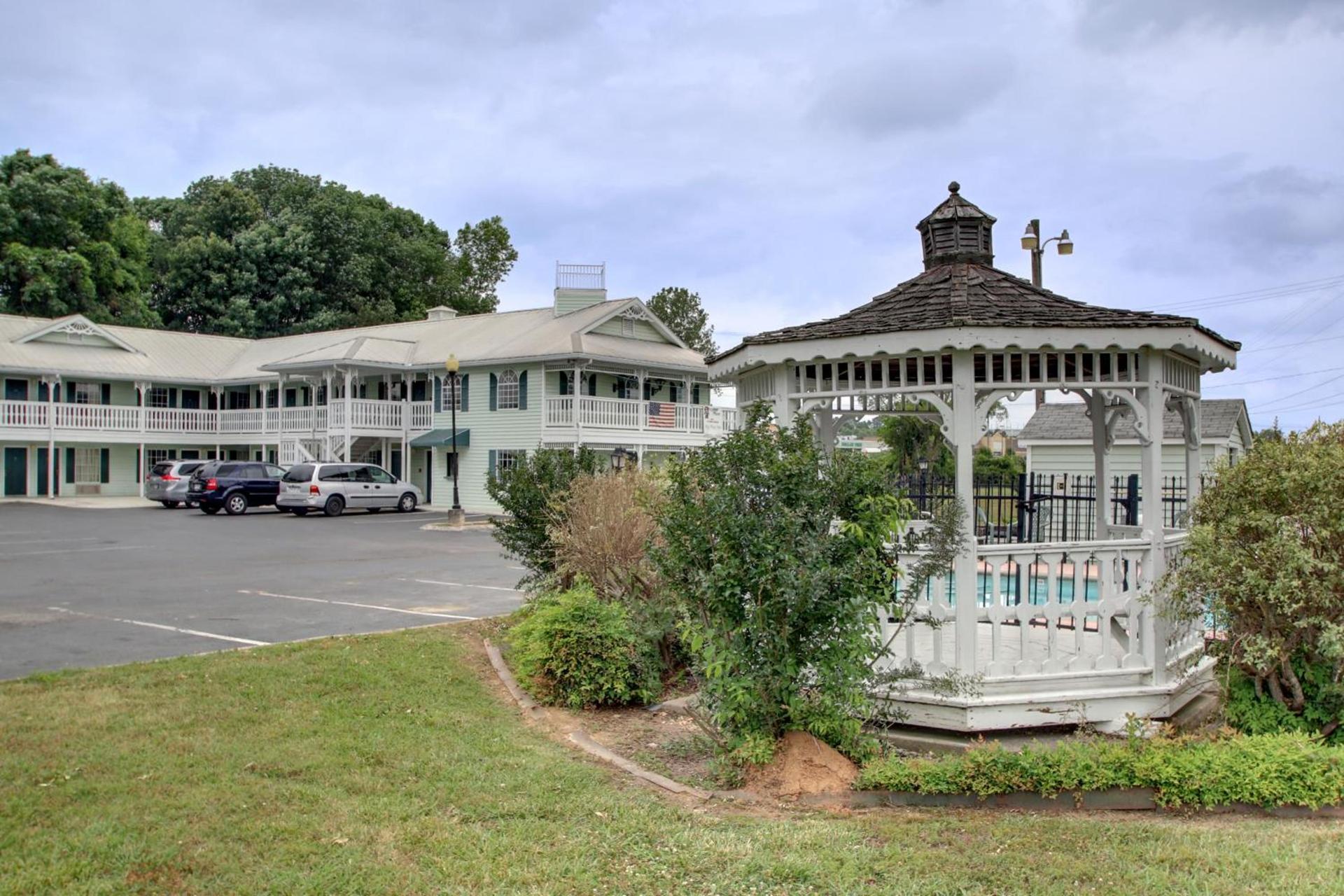 Key West Inn - LaFayette photo 1