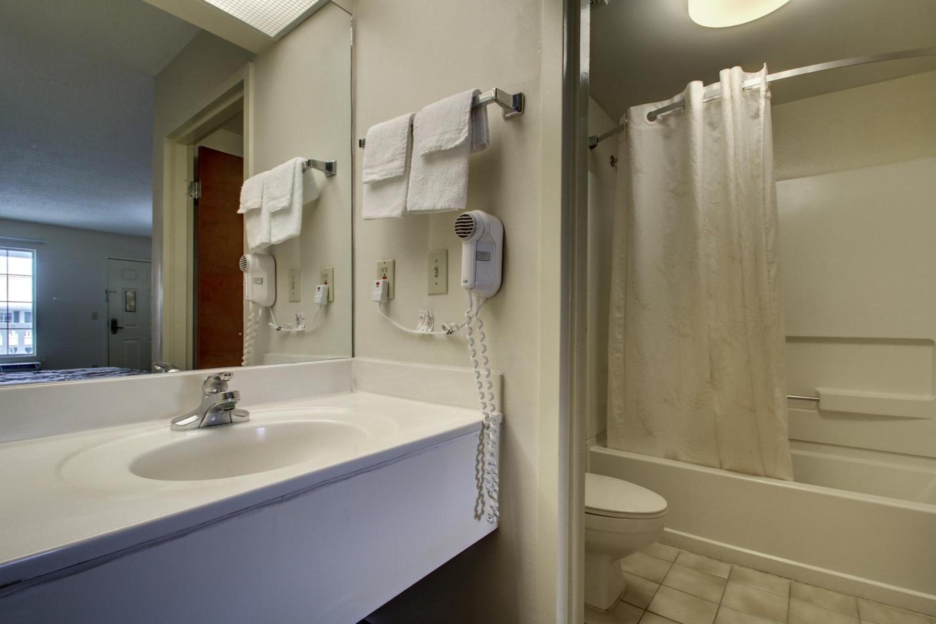 Key West Inn - LaFayette photo 3