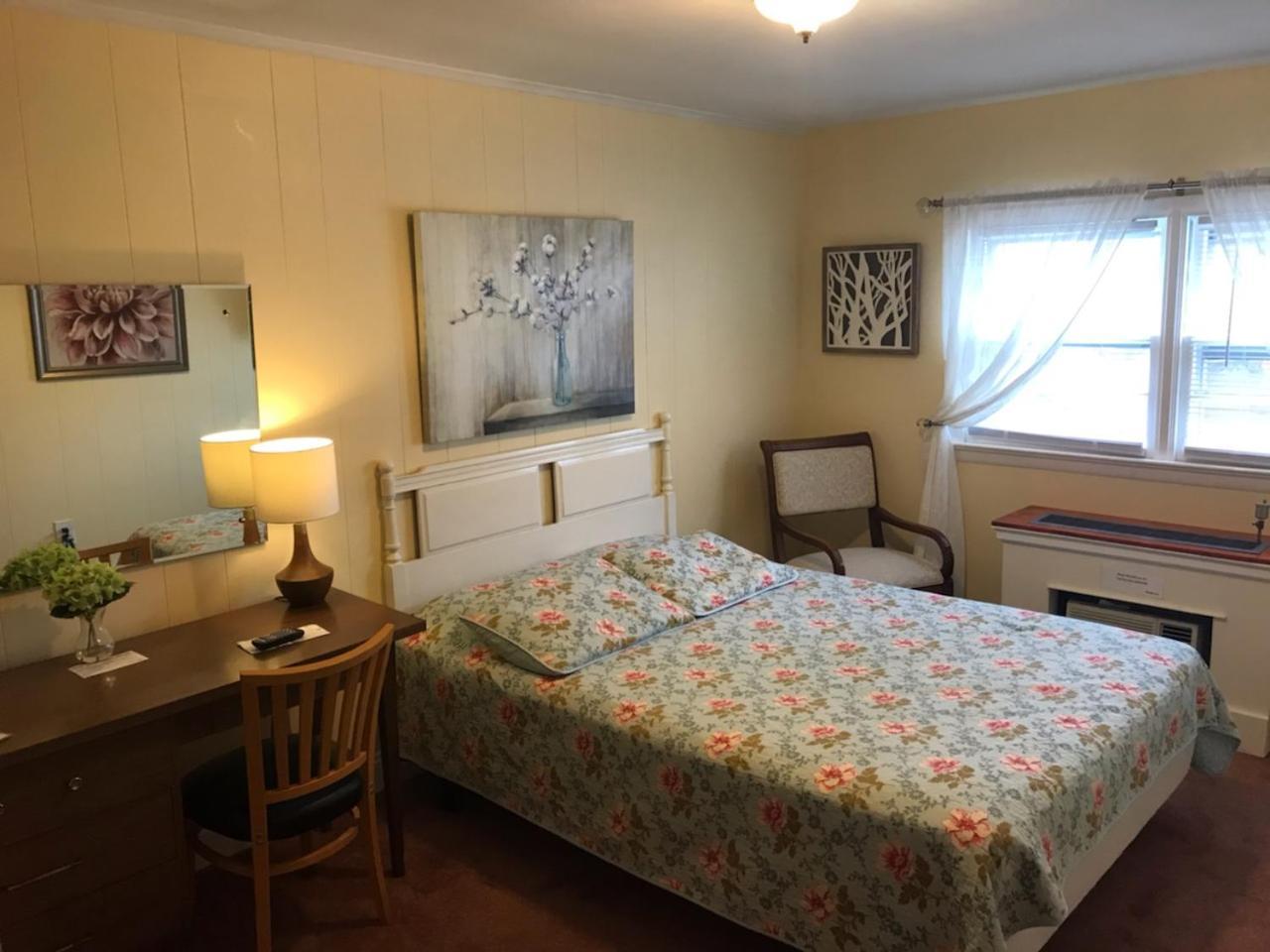 Simmons Motel and Suites photo 21