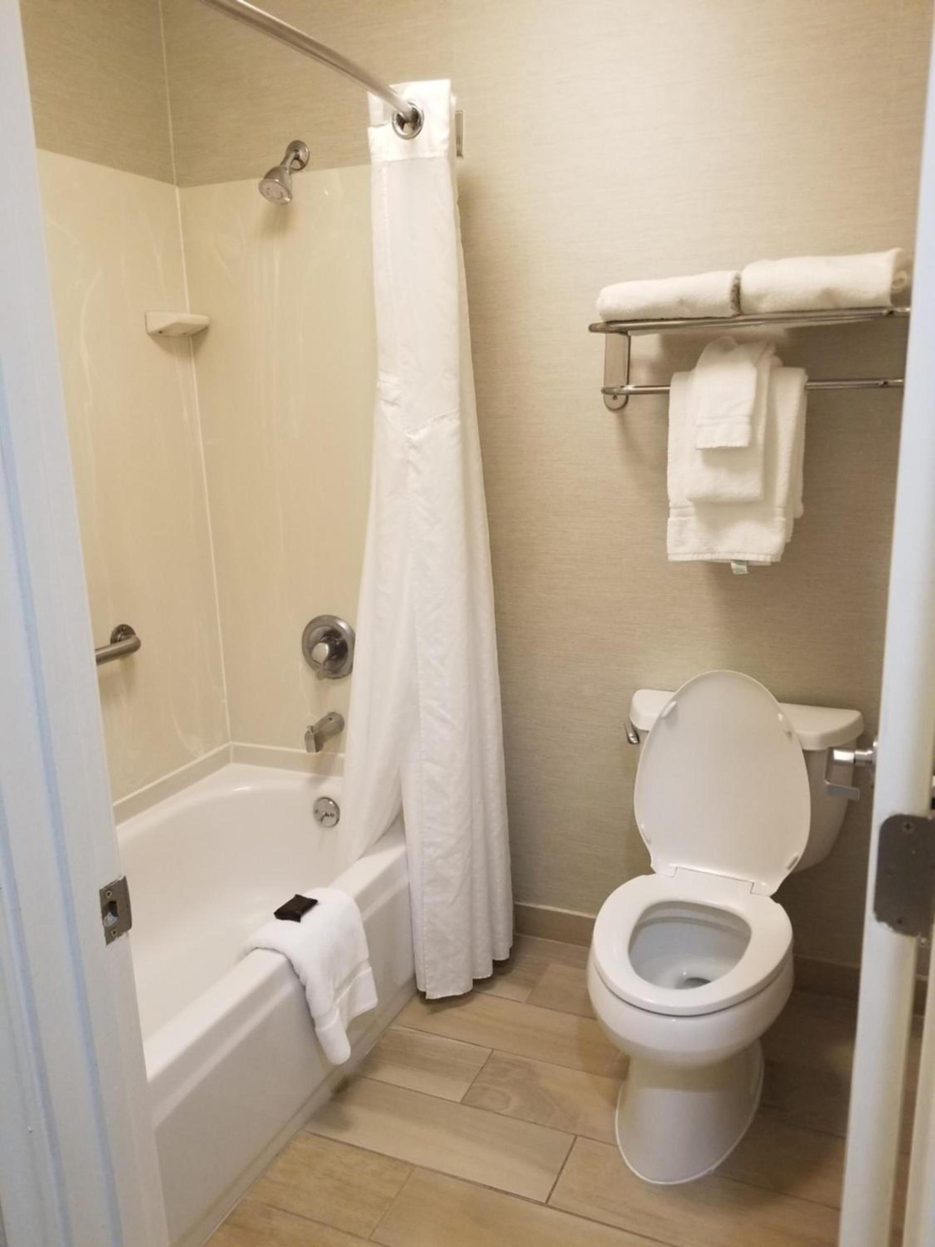 Wingate by Wyndham Savannah I-95 North photo 62