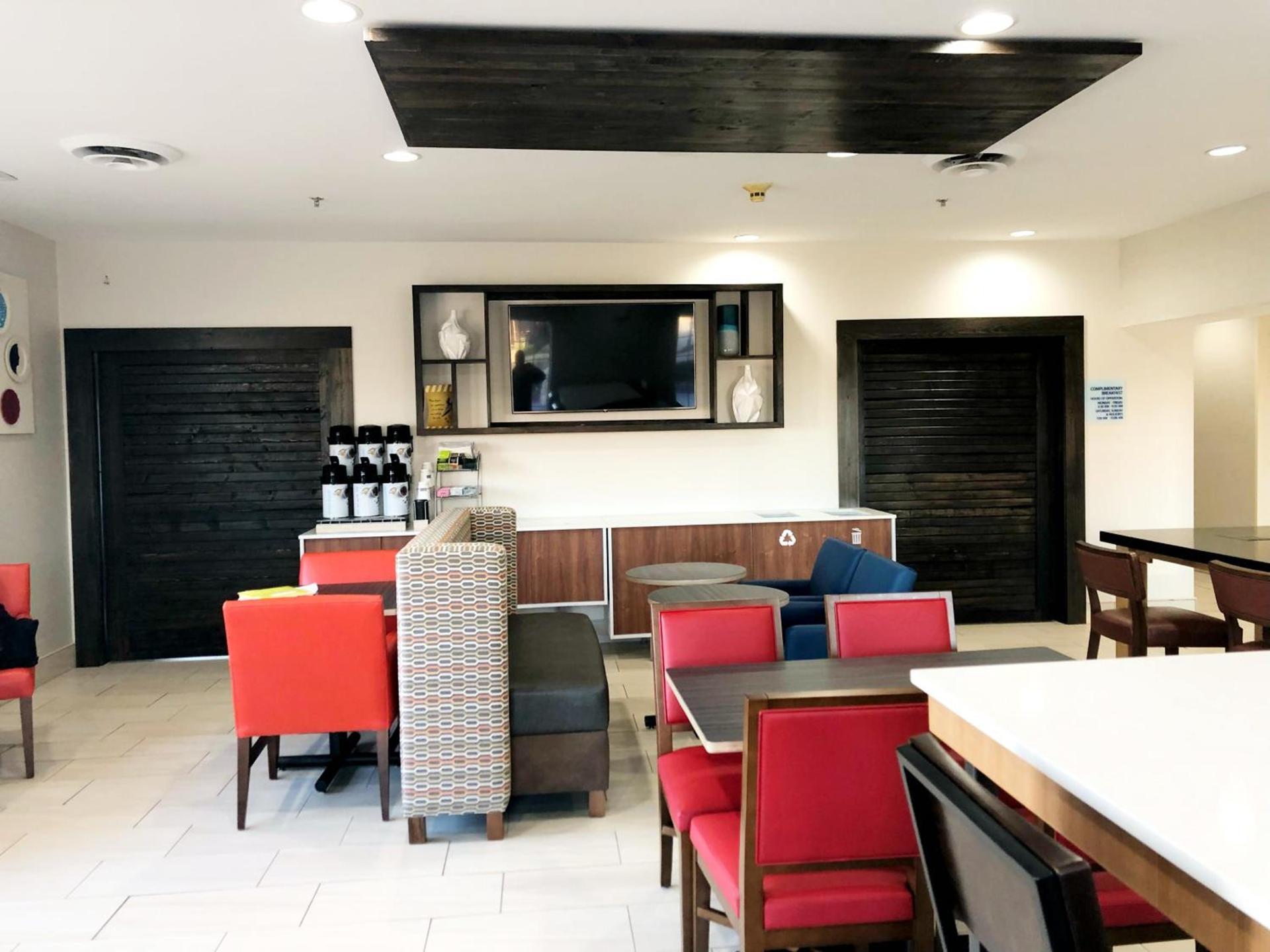 Holiday Inn Express & Suites Harrison by IHG photo 8