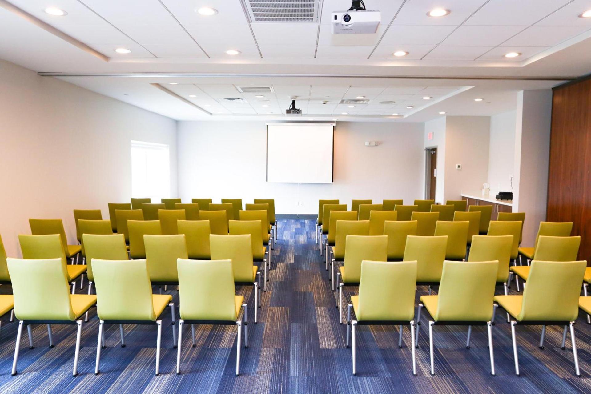Holiday Inn Express & Suites - Houston IAH - Beltway 8 by IHG photo 32