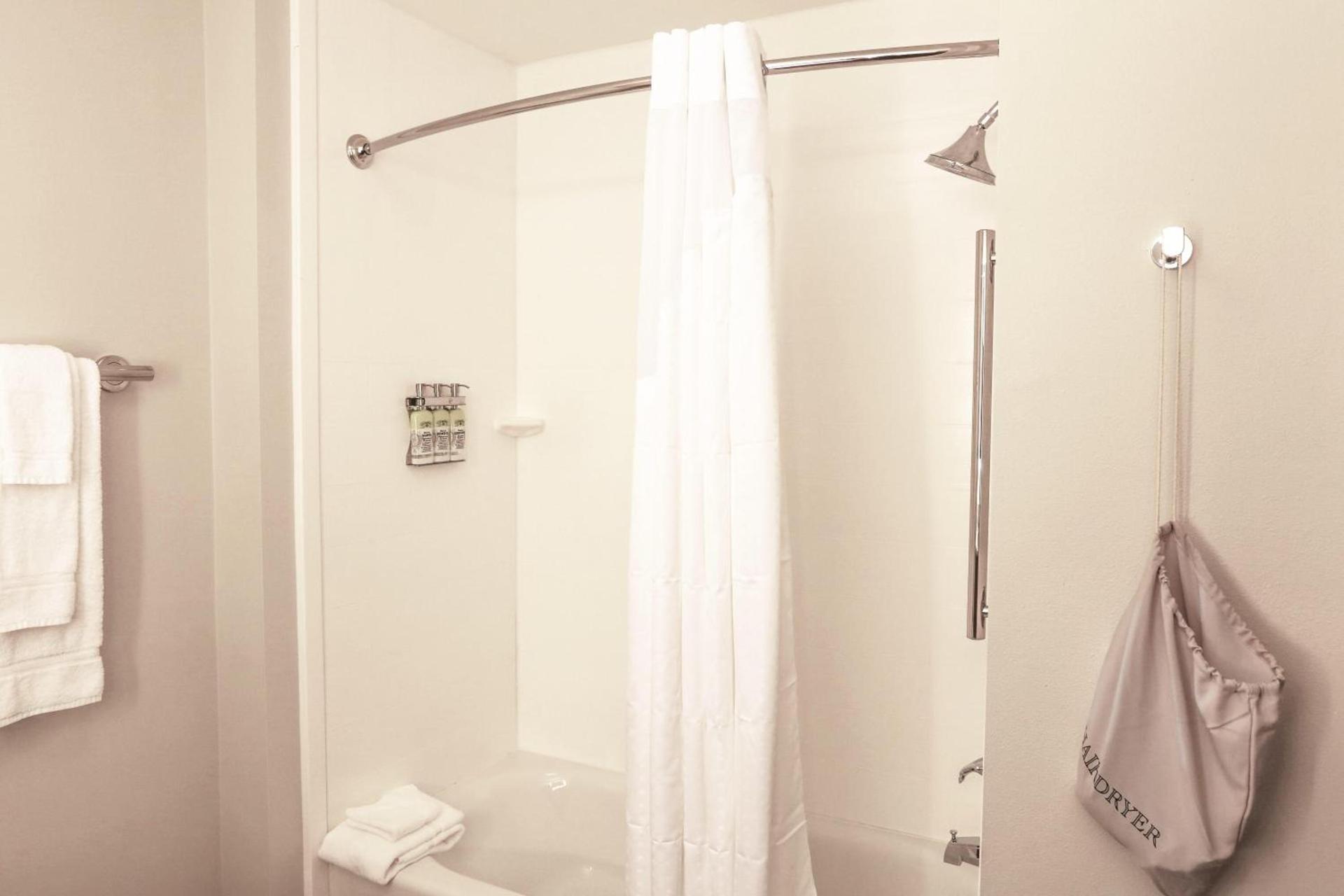 Holiday Inn Express & Suites - Houston IAH - Beltway 8 by IHG photo 47