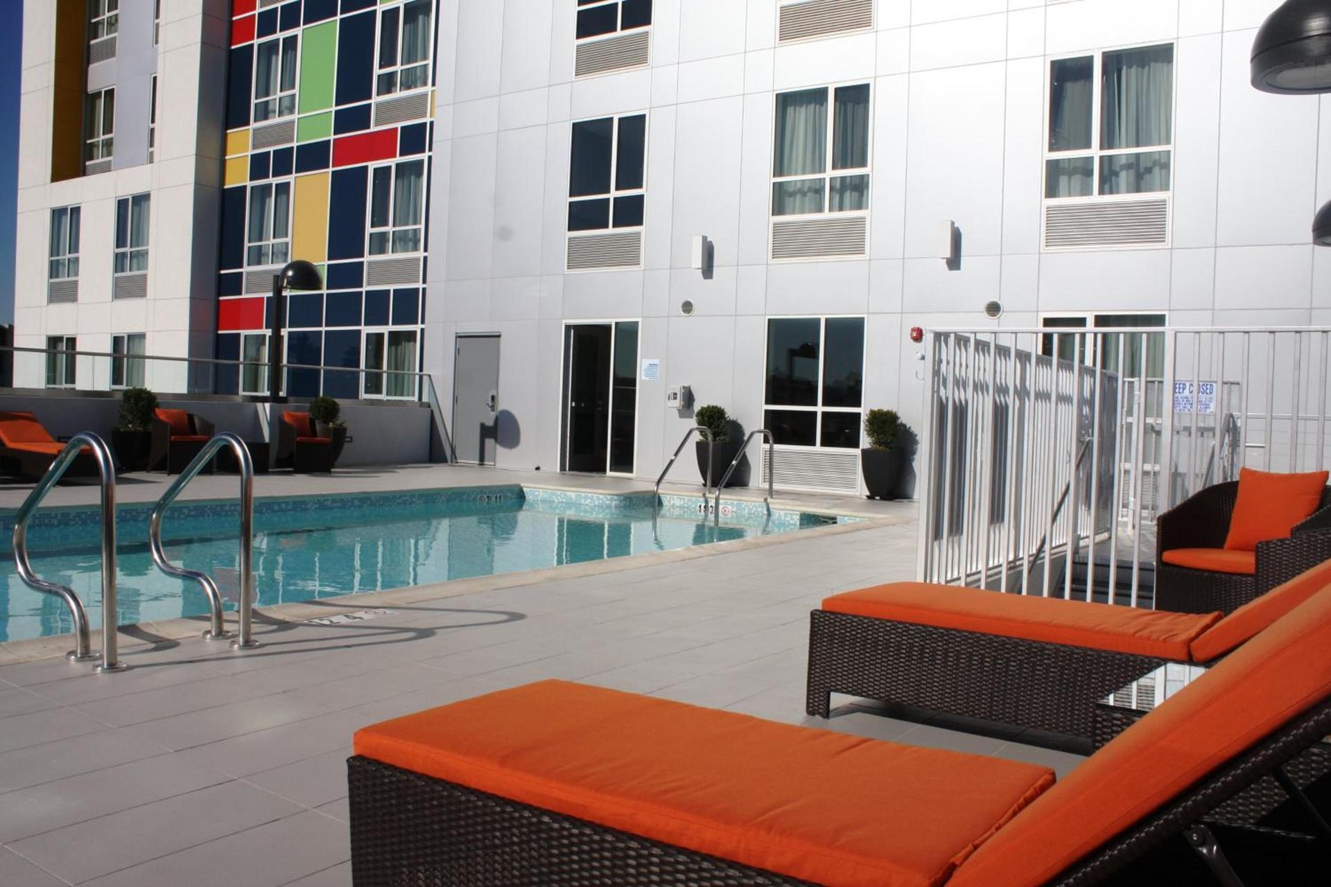 Hampton Inn by Hilton North Hollywood photo 37
